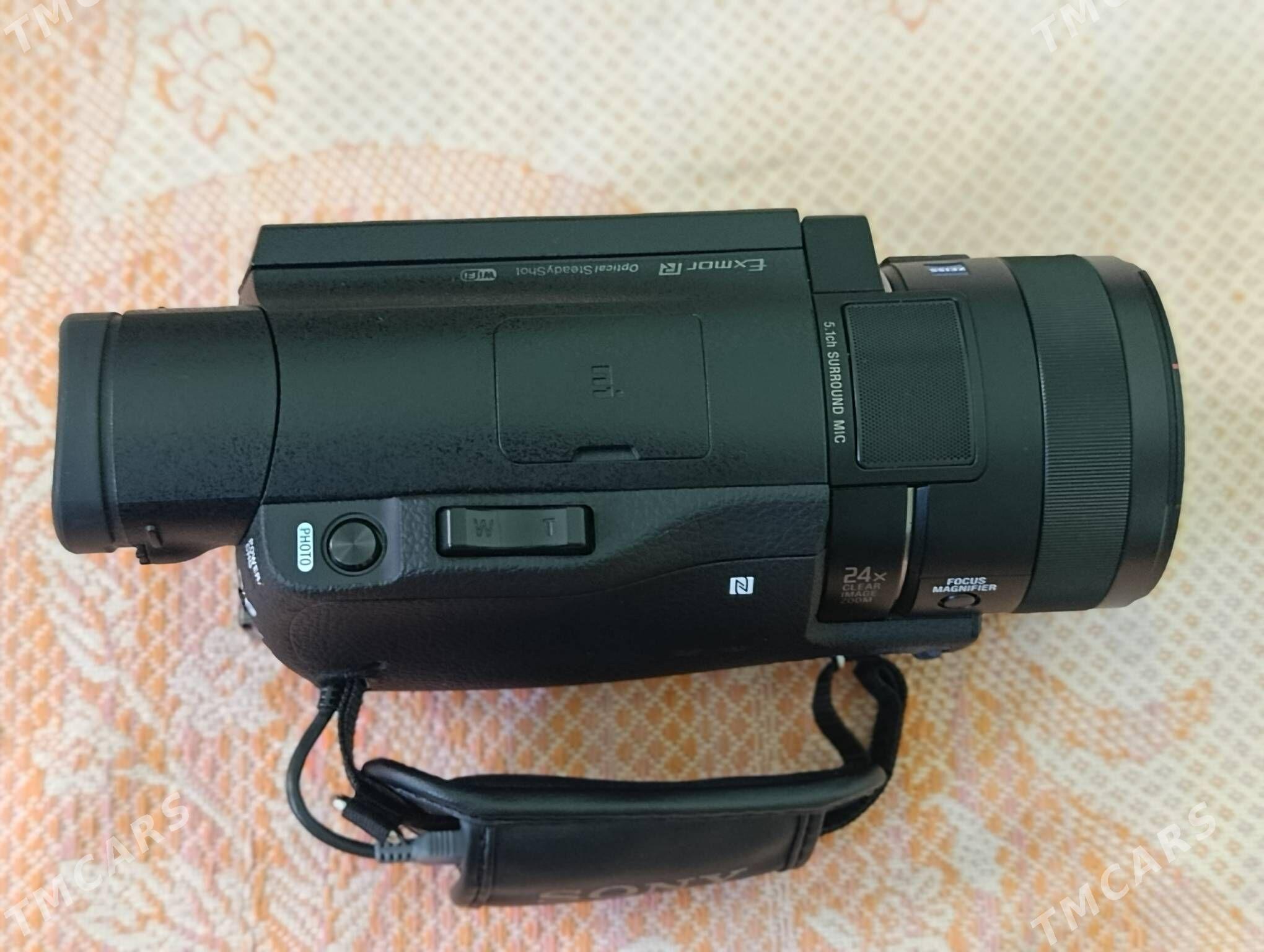 Sony CX 900 E - Mary - img 3