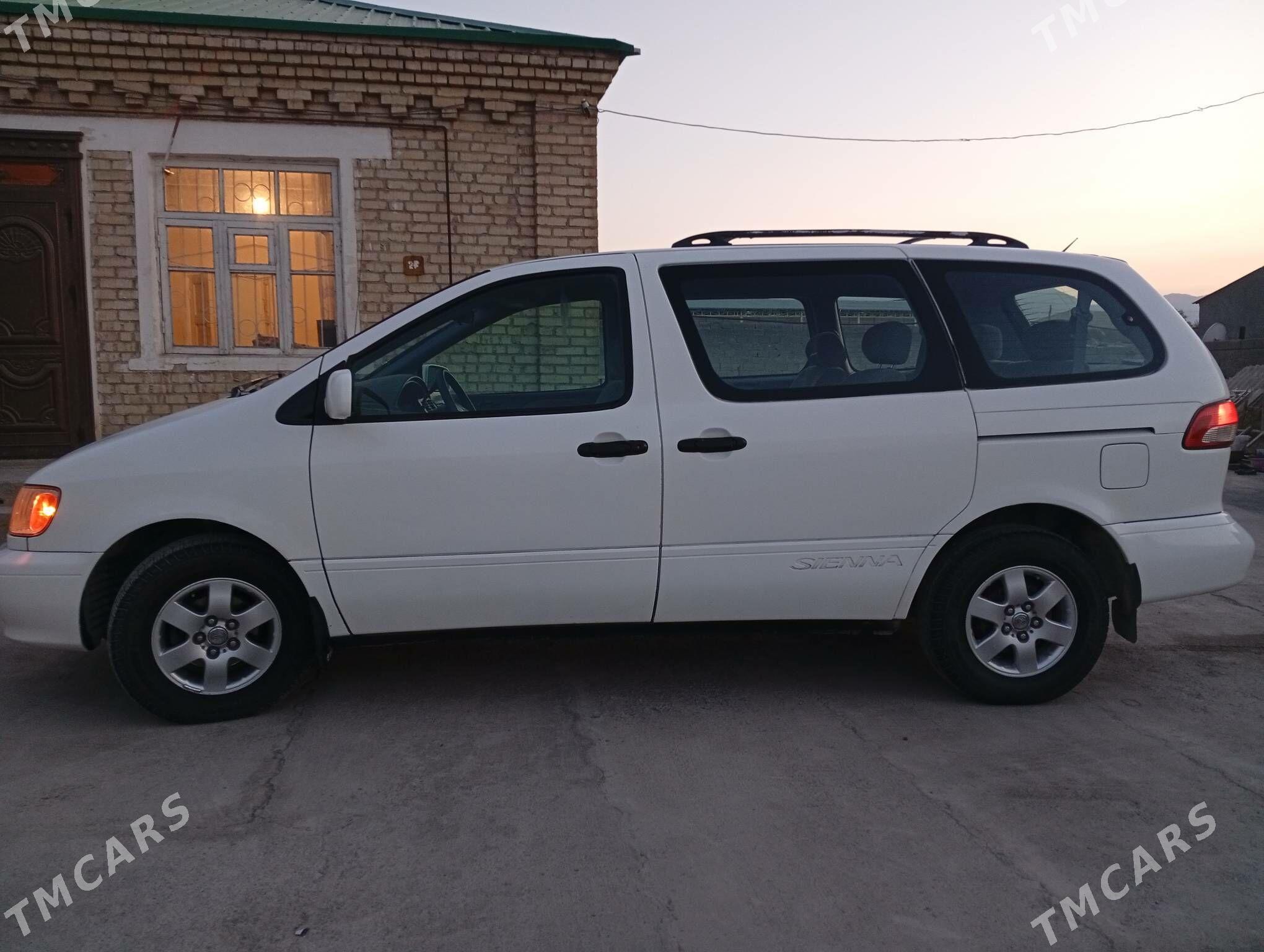 Toyota Sienna 2002 - 145 000 TMT - Бахарден - img 2