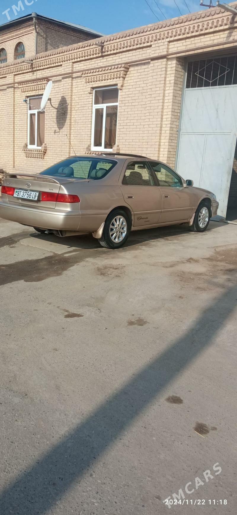 Toyota Camry 1998 - 133 000 TMT - Туркменабат - img 4