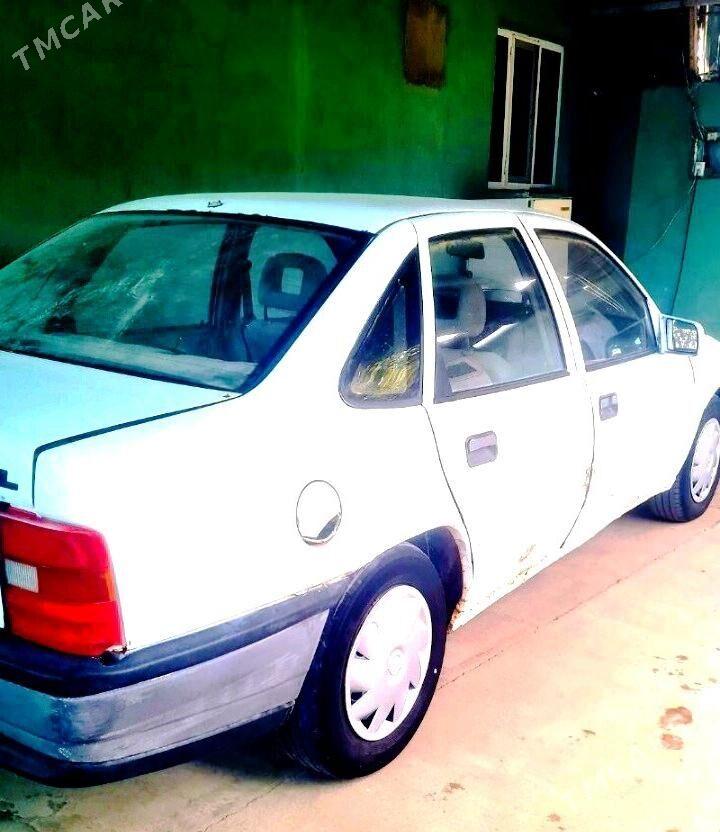 Opel Vectra 1991 - 18 000 TMT - Bäherden - img 2