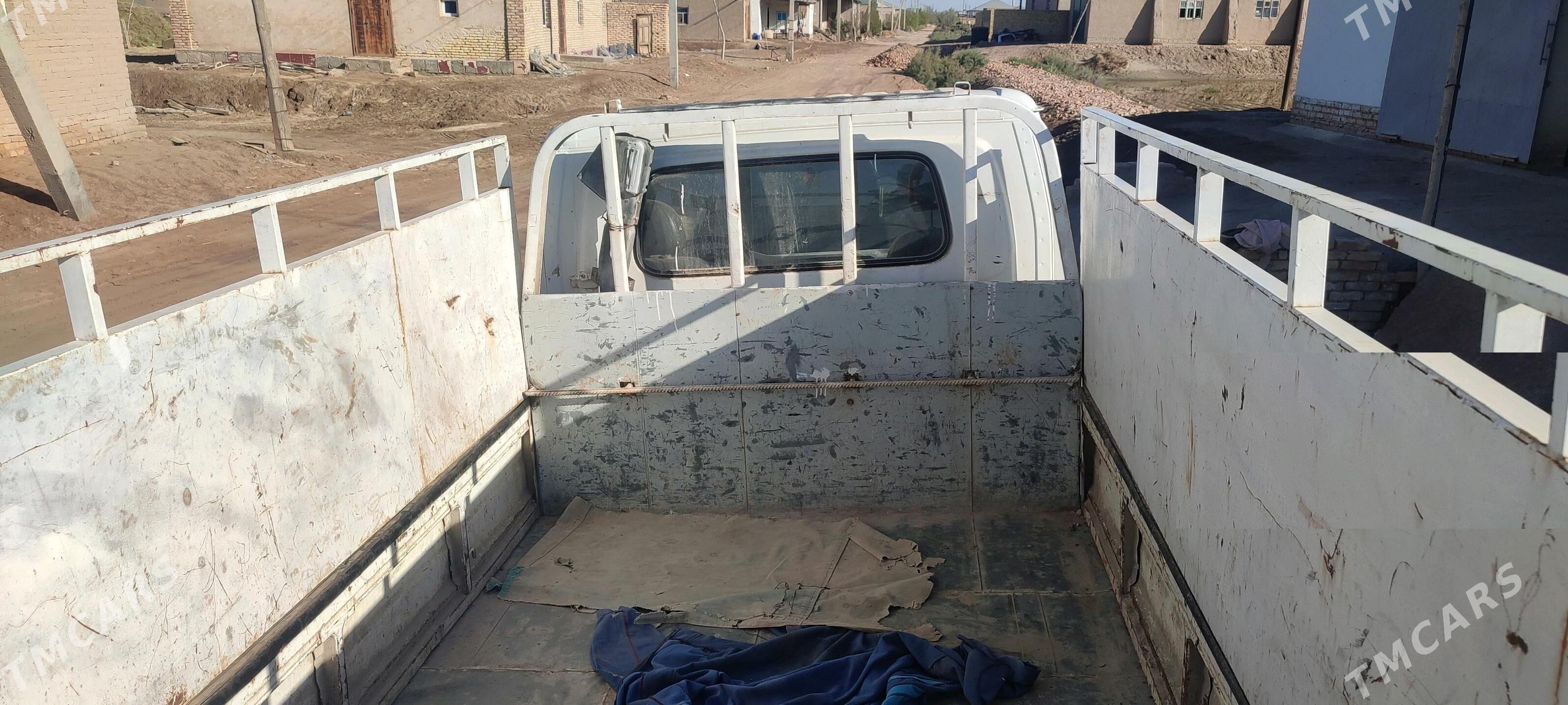 Kia Bongo 2001 - 120 000 TMT - Гурбансолтан Едже - img 2