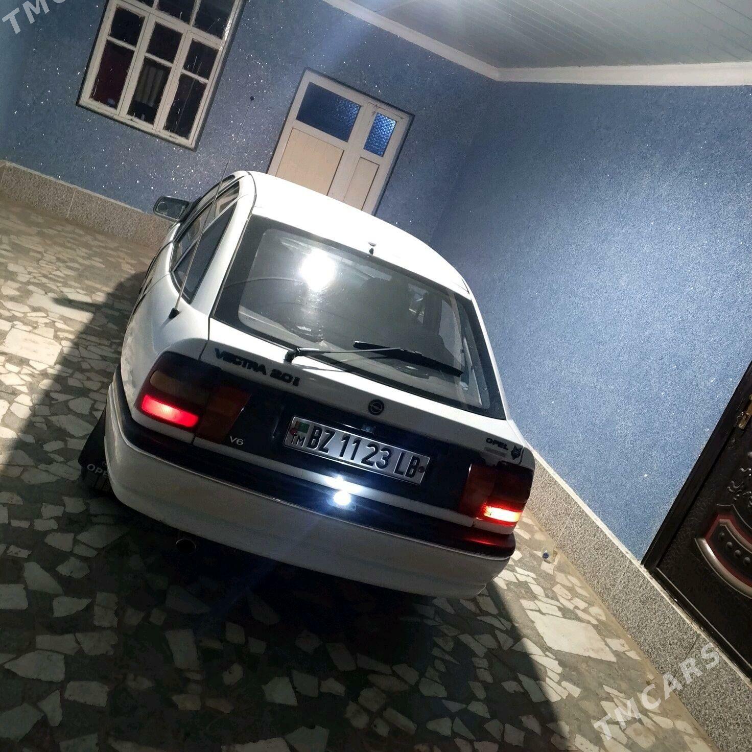 Opel Vectra 1993 - 35 000 TMT - Дянев - img 4