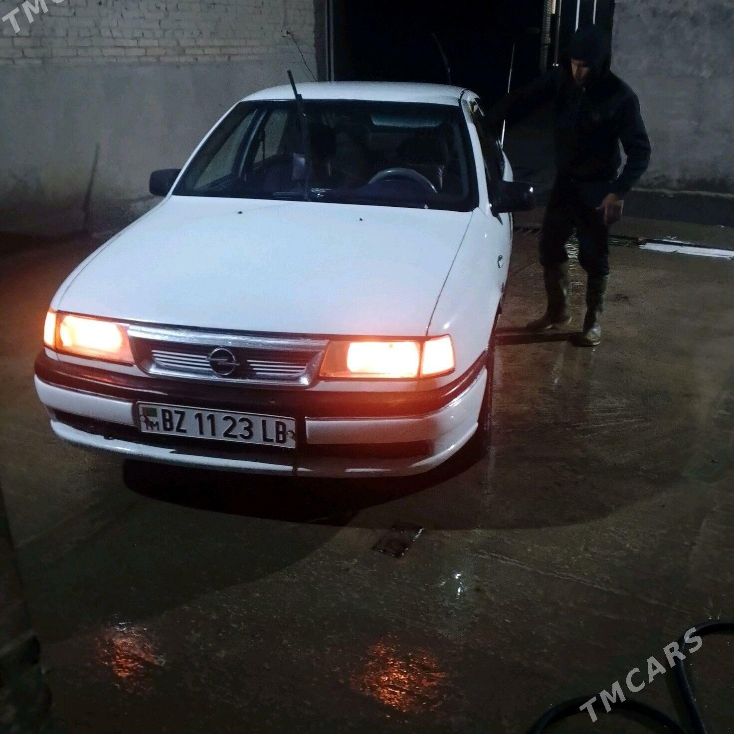 Opel Vectra 1993 - 35 000 TMT - Дянев - img 5