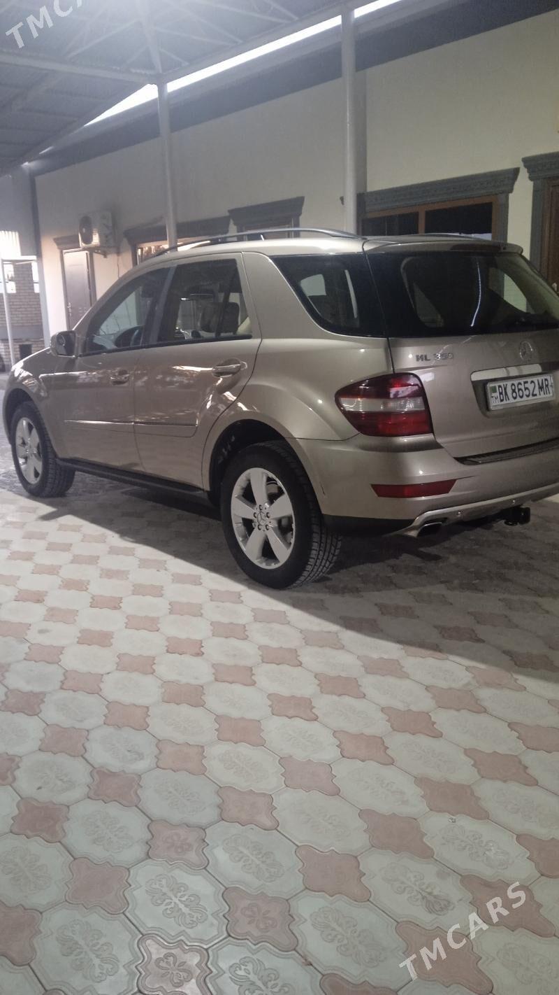 Mercedes-Benz ML350 2009 - 240 000 TMT - Мары - img 5