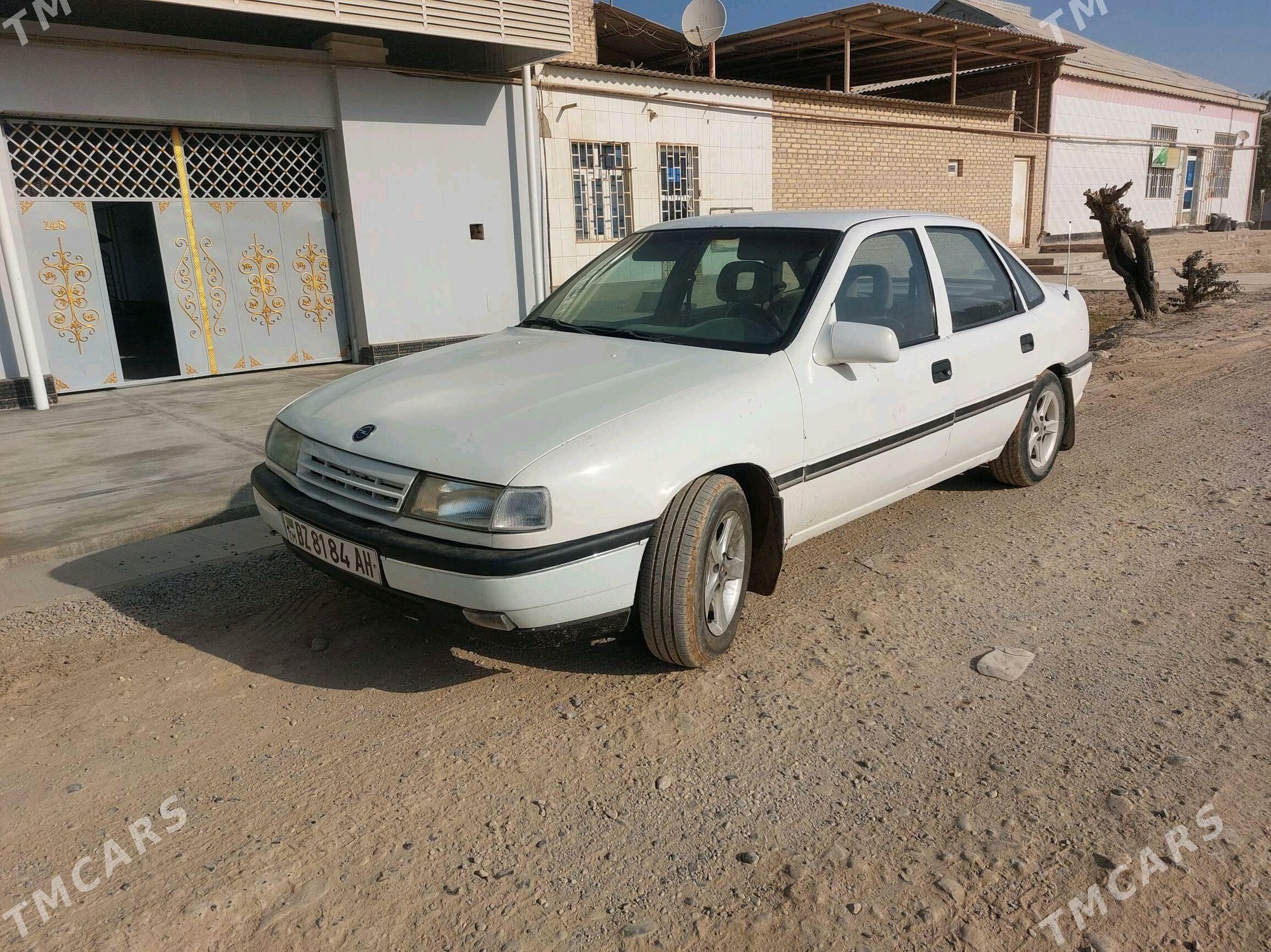Opel Vectra 1992 - 33 000 TMT - Теджен - img 1