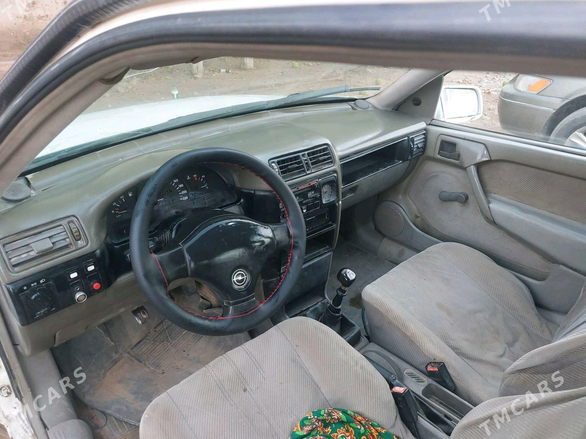 Opel Vectra 1992 - 33 000 TMT - Теджен - img 4