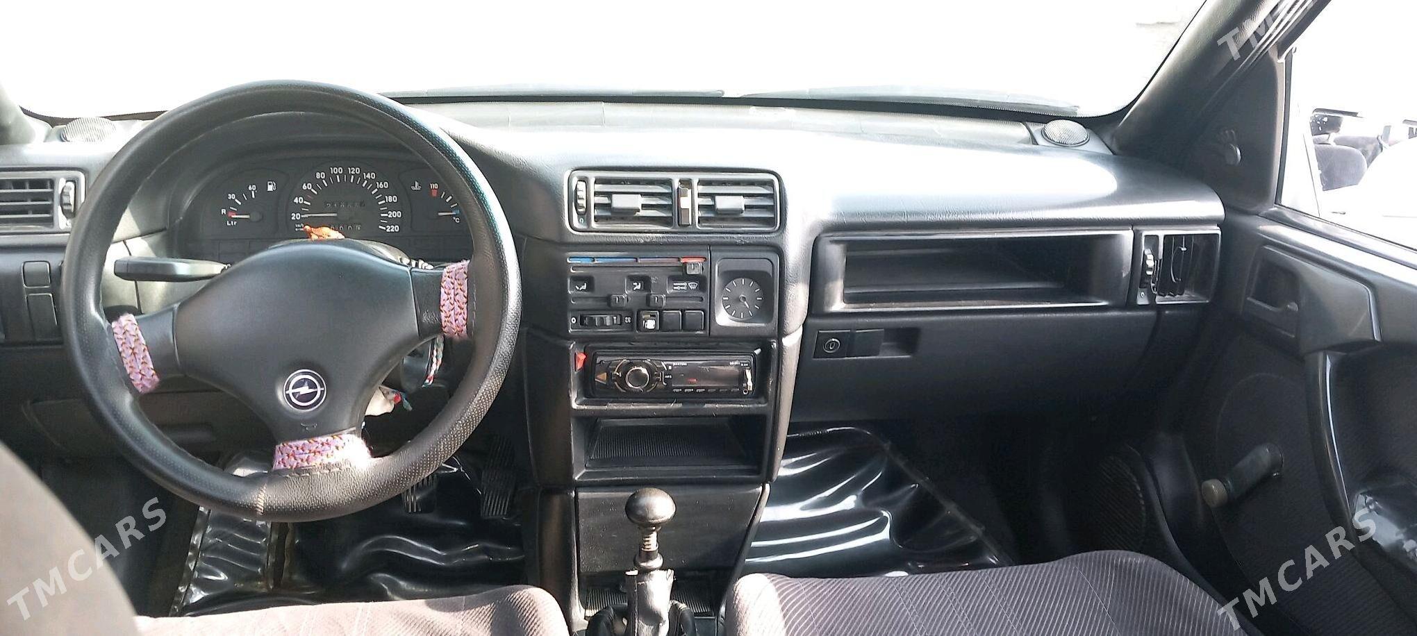 Opel Vectra 1990 - 38 000 TMT - Kaka - img 5