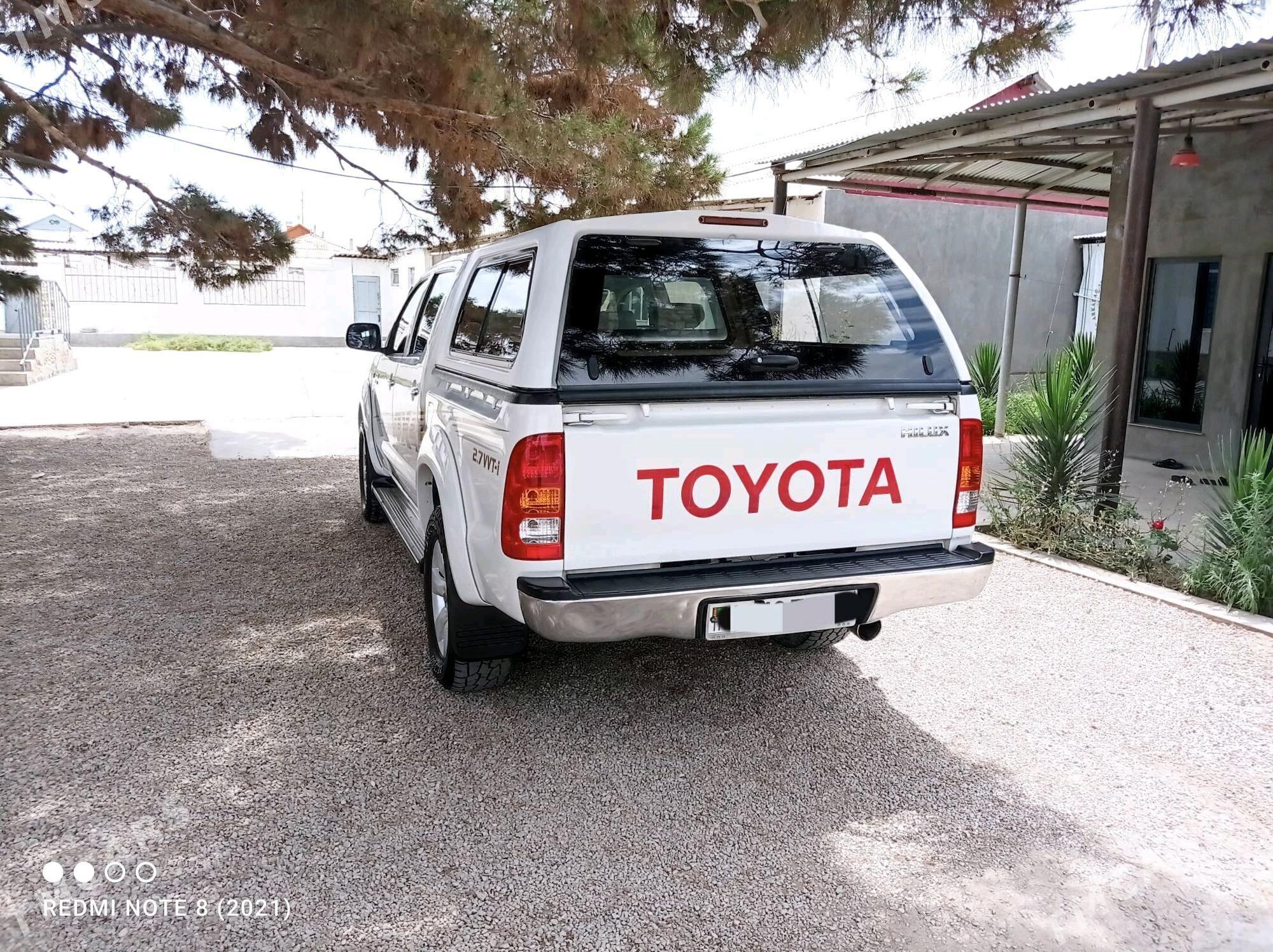 Toyota Hilux 2010 - 325 000 TMT - Джебел - img 3