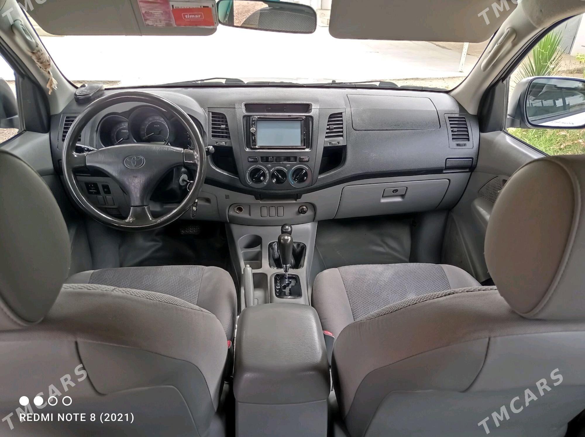 Toyota Hilux 2010 - 325 000 TMT - Джебел - img 5