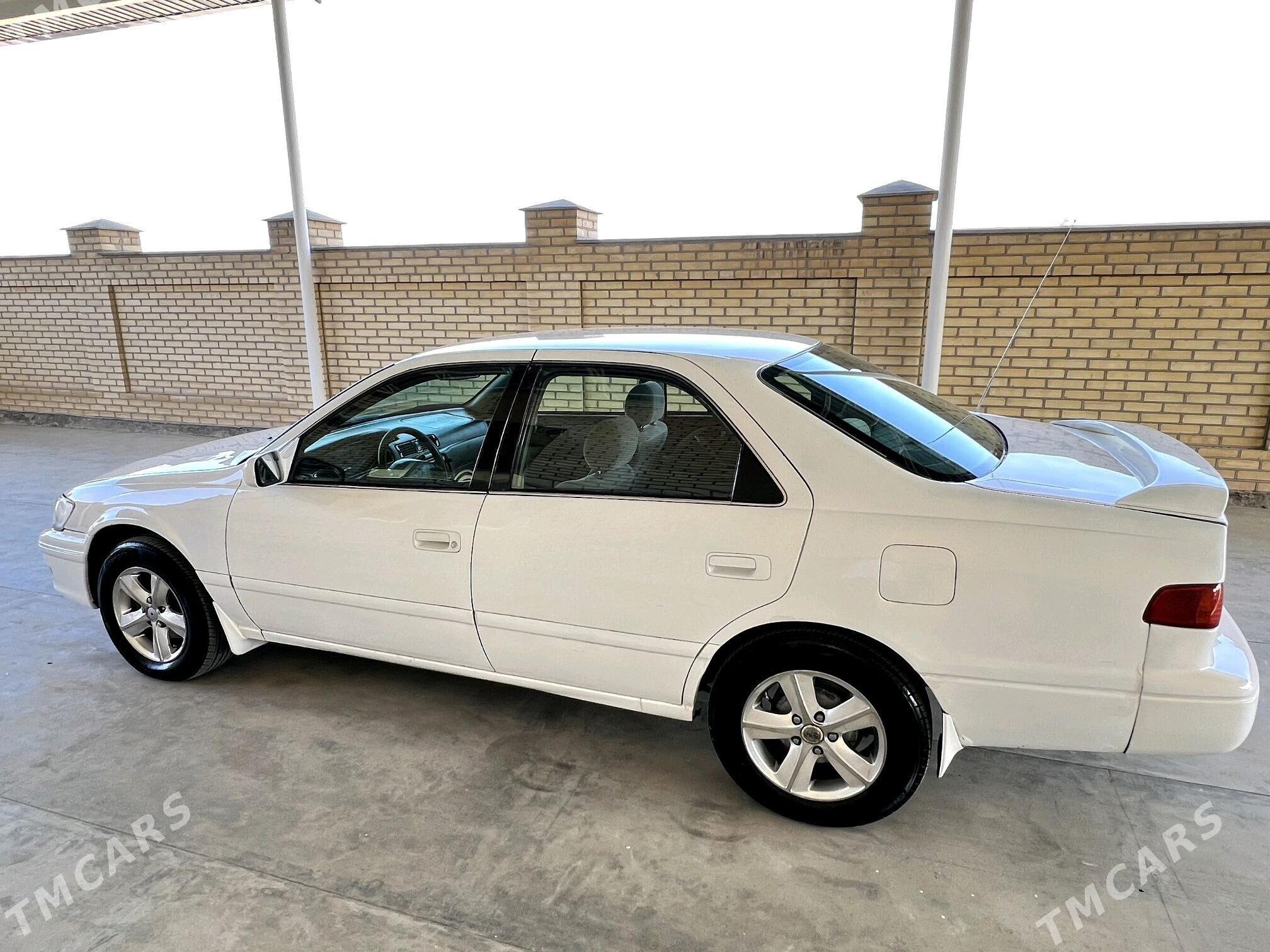 Toyota Camry 2000 - 127 000 TMT - Сакарчага - img 4