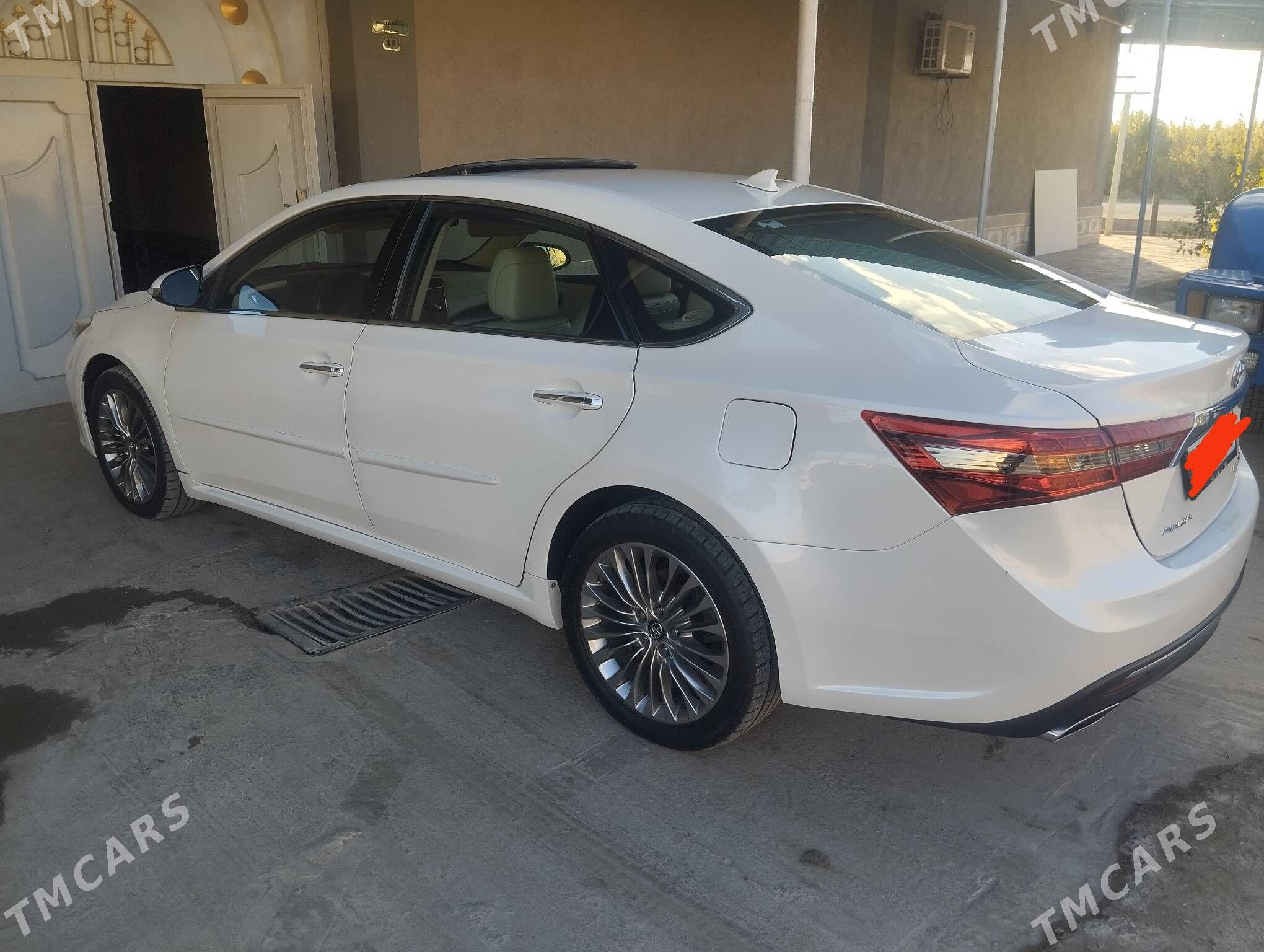 Toyota Avalon 2018 - 330 000 TMT - Çärjew - img 4