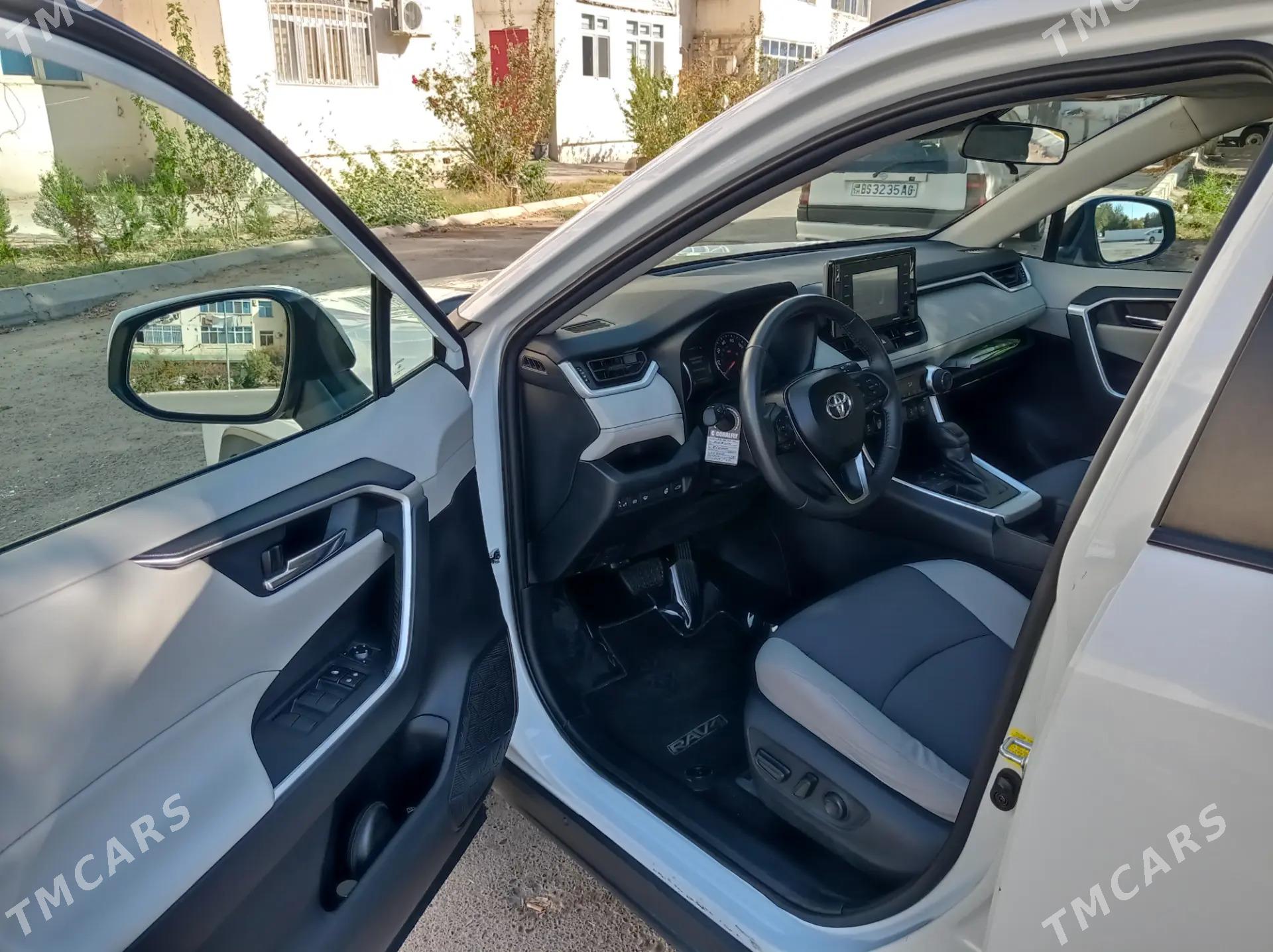 Toyota RAV4 2020 - 410 000 TMT - Нефтегаз (ул. Андалиб-Юбилейная) - img 8