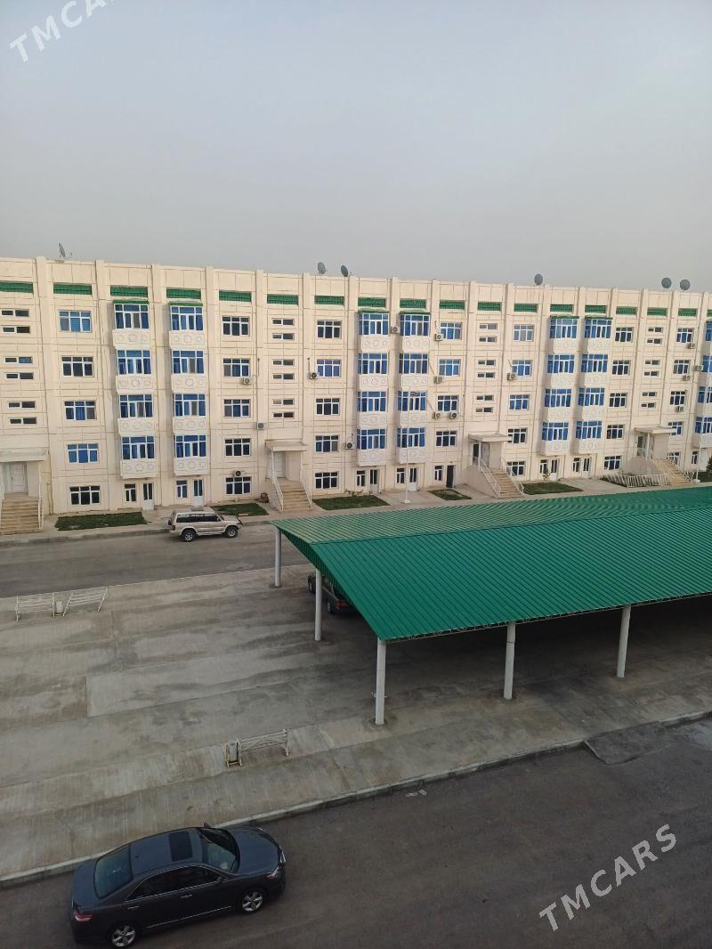 4 комнат 2 этаж 40 дом - Туркменабат - img 1