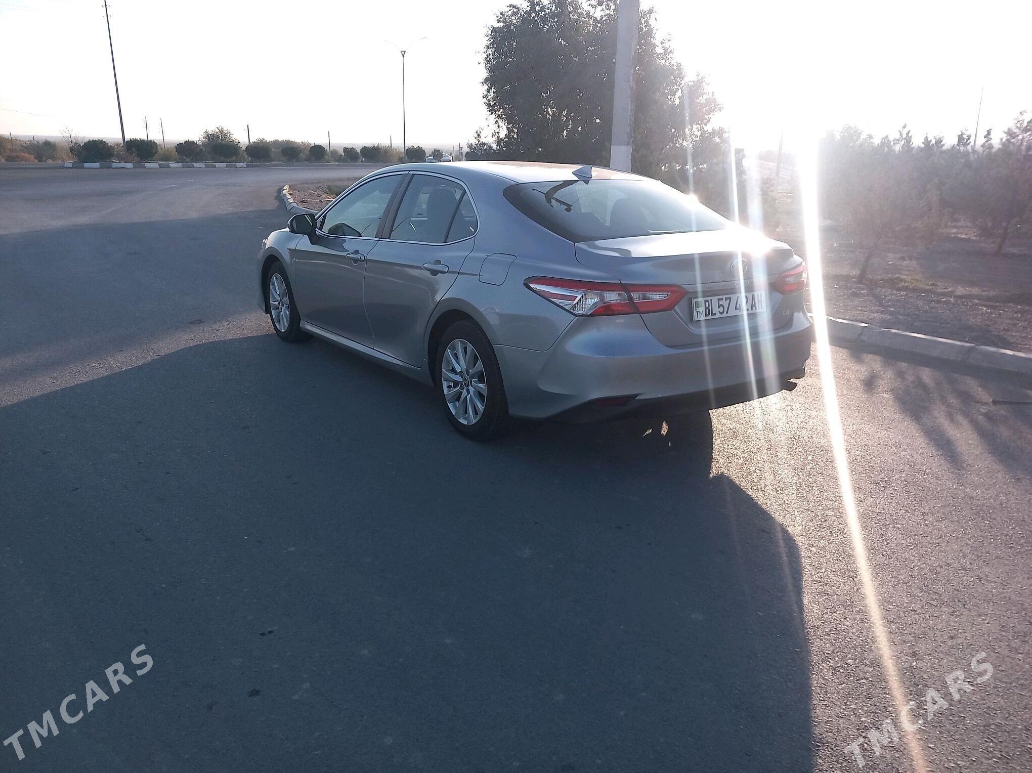 Toyota Camry 2021 - 300 000 TMT - Бахарден - img 4