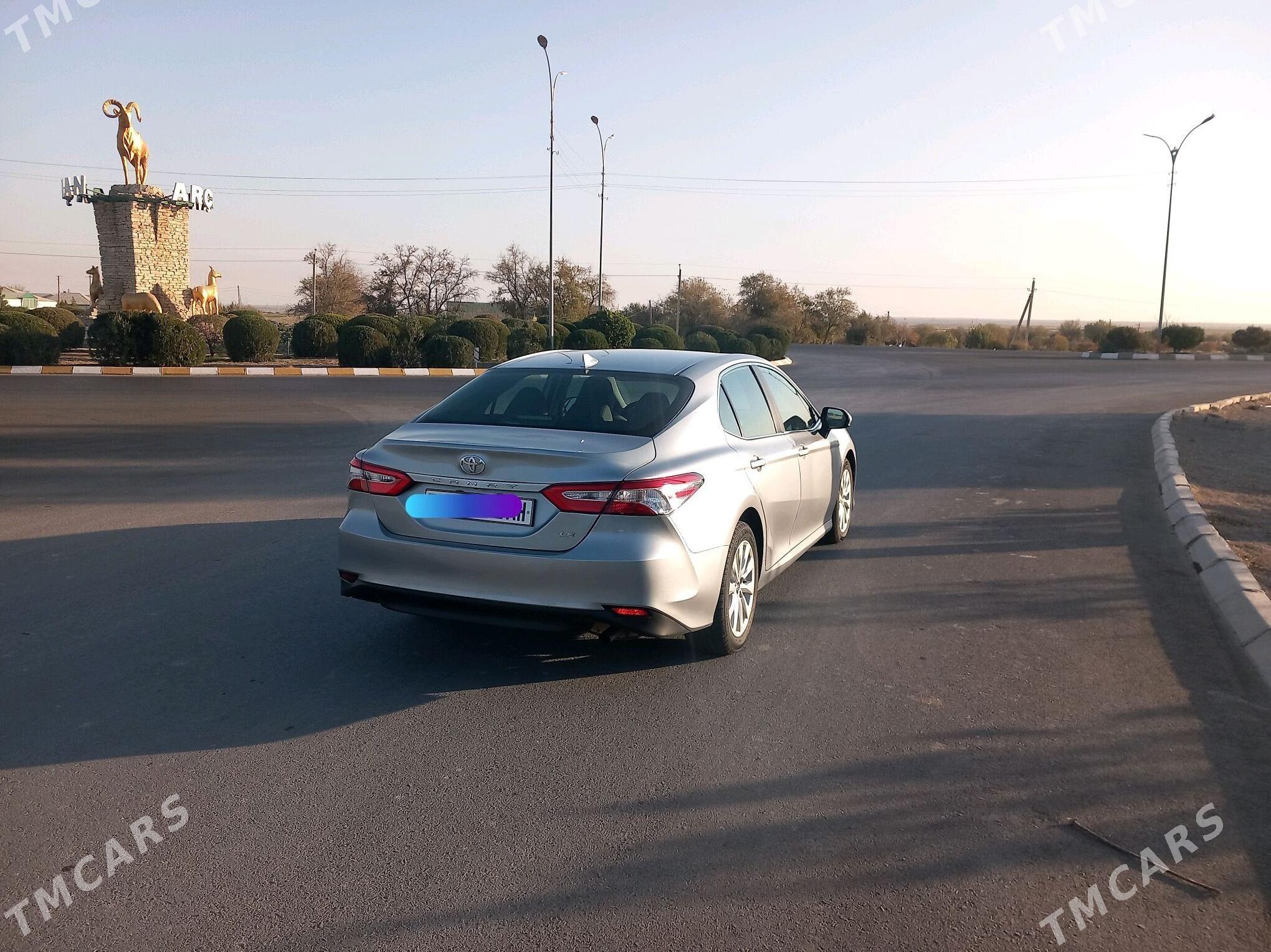 Toyota Camry 2021 - 300 000 TMT - Бахарден - img 2