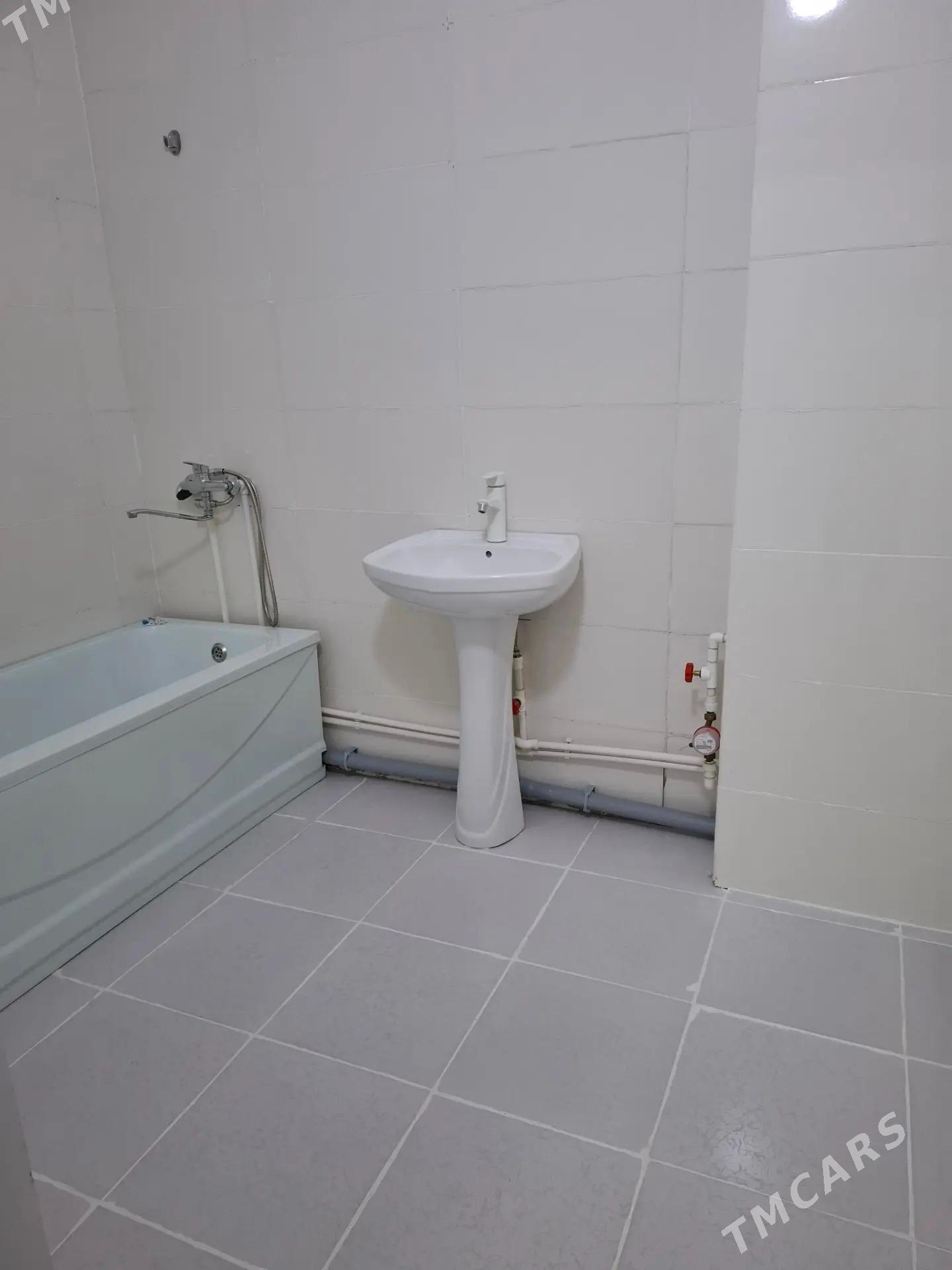 4 комнат 2 этаж 40 дом - Туркменабат - img 9