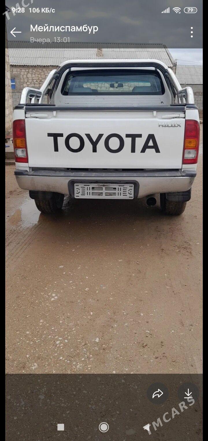 Toyota Hilux 2011 - 300 000 TMT - Эсенгулы - img 4