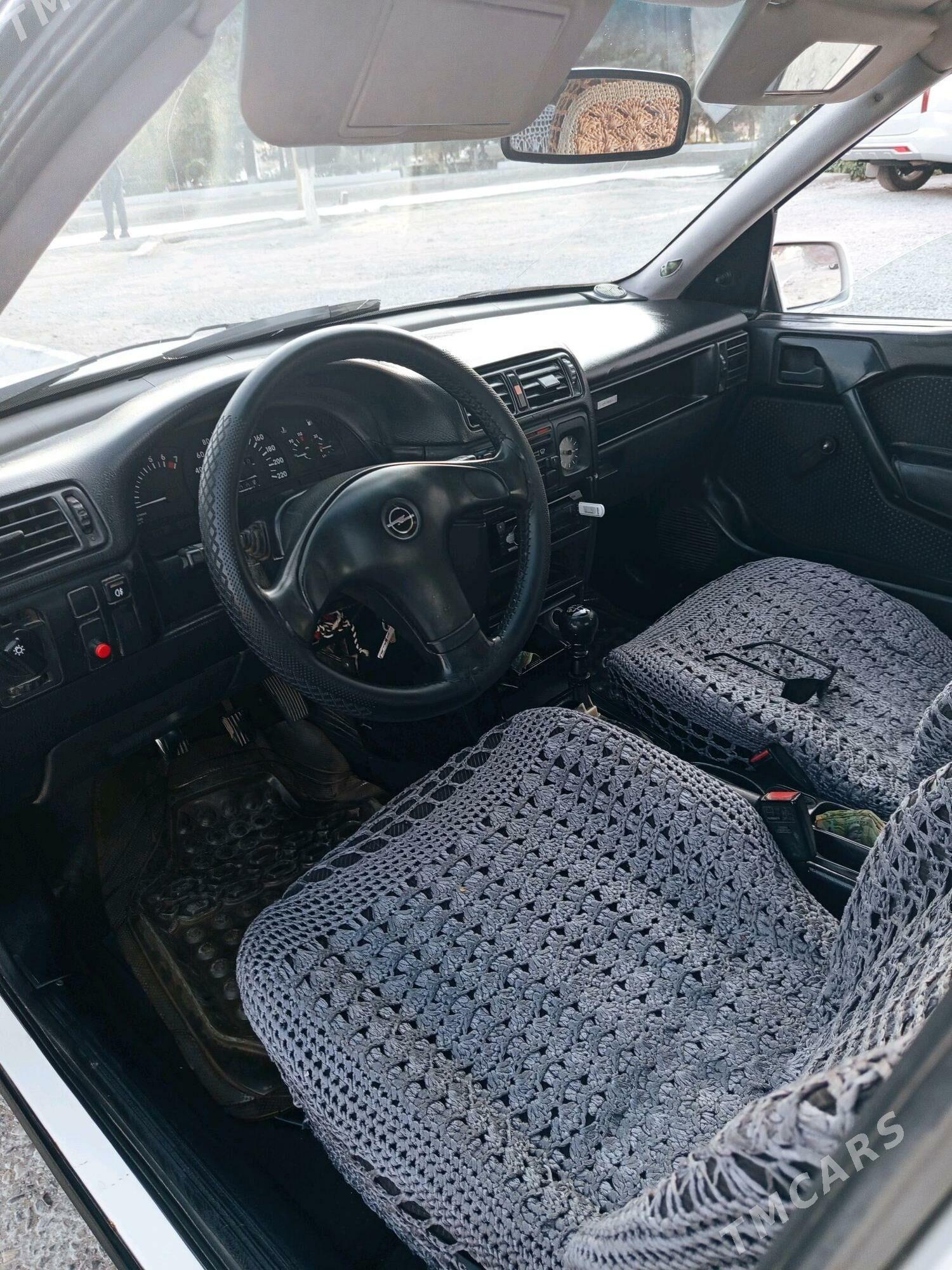 Opel Vectra 1992 - 30 000 TMT - Мургап - img 5