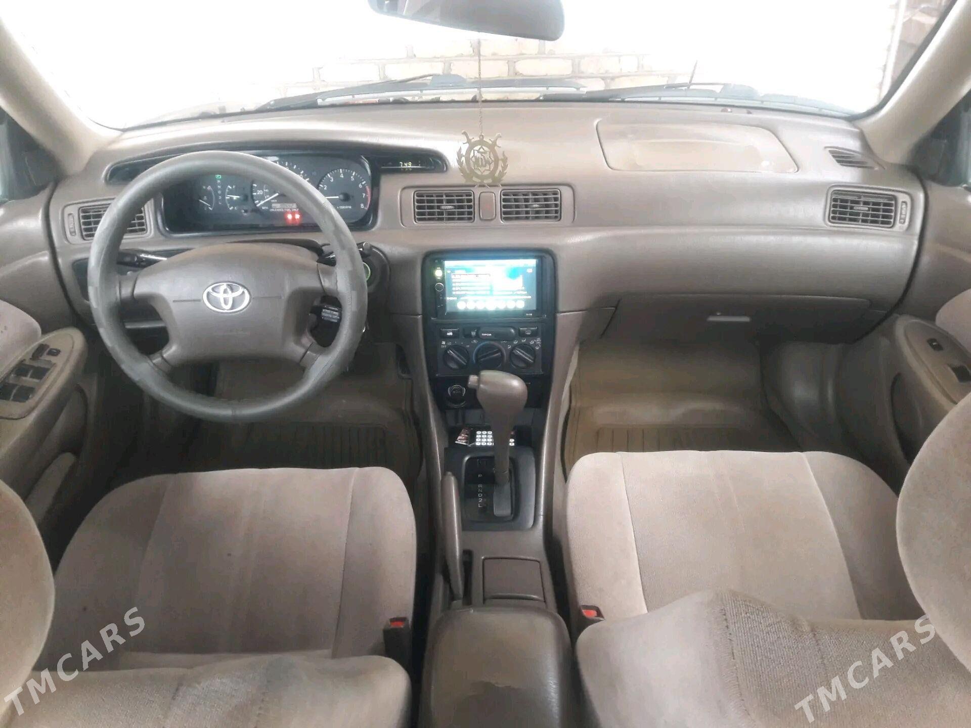 Toyota Camry 1999 - 170 000 TMT - Теджен - img 9