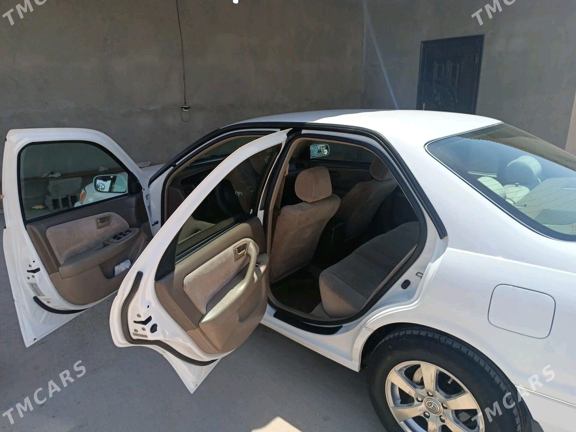 Toyota Camry 1999 - 170 000 TMT - Теджен - img 6