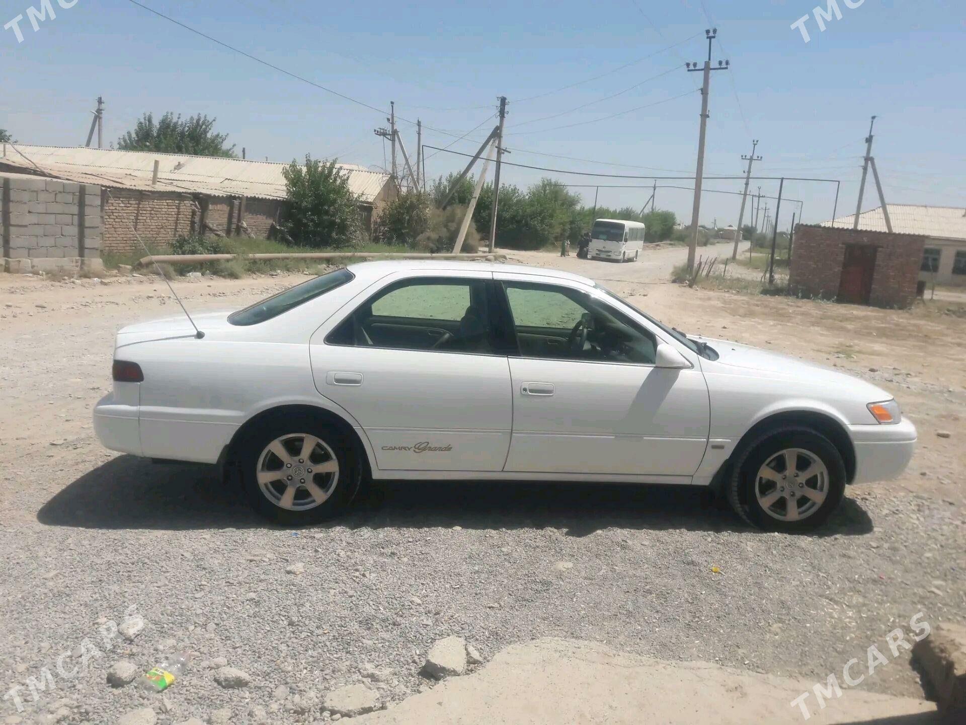 Toyota Camry 1999 - 170 000 TMT - Теджен - img 2