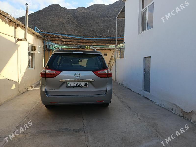 Toyota Sienna 2016 - 380 000 TMT - Туркменбаши - img 2