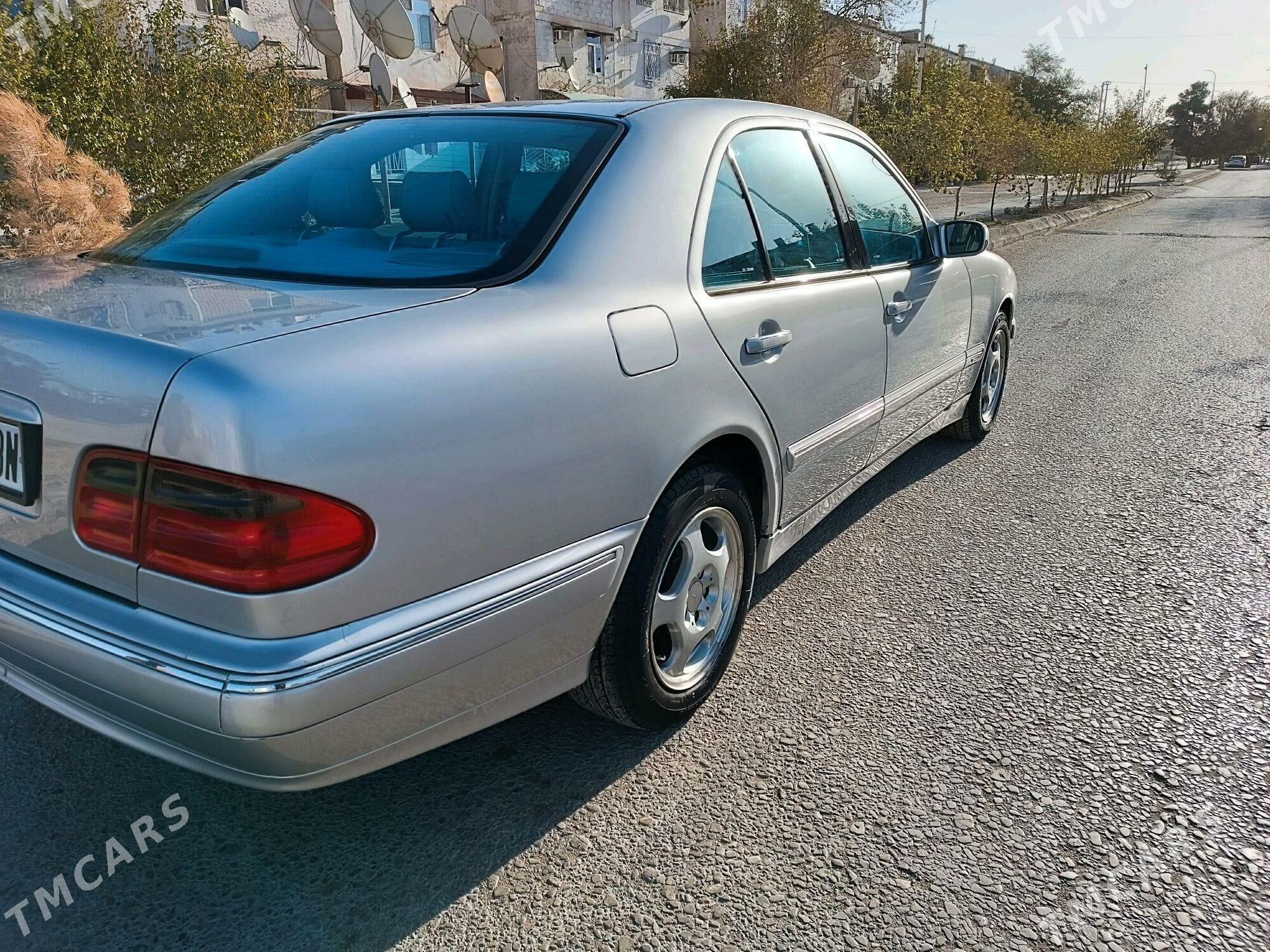Mercedes-Benz E320 2001 - 120 000 TMT - Balkanabat - img 2