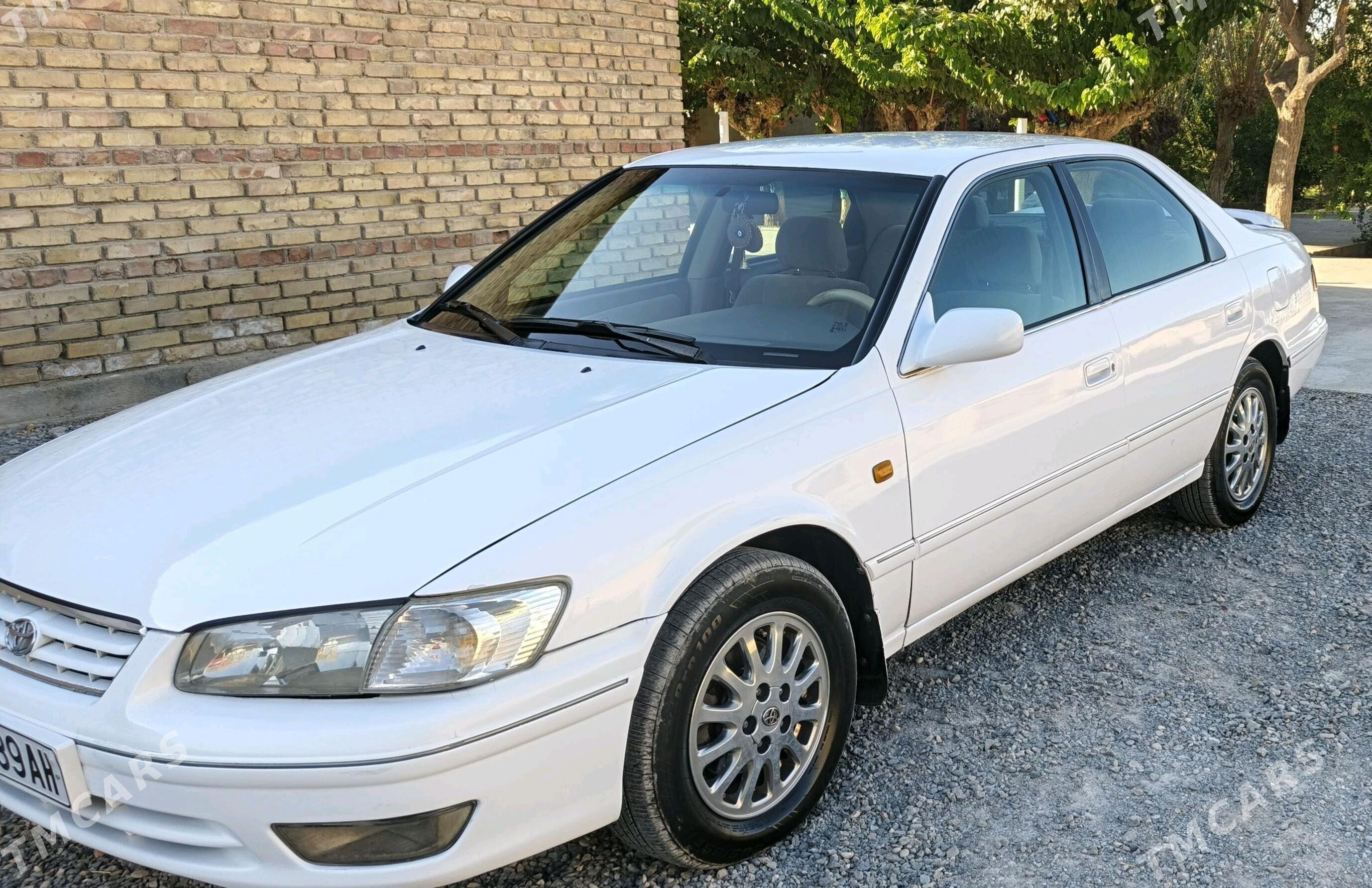 Toyota Camry 2000 - 138 000 TMT - Мары - img 1