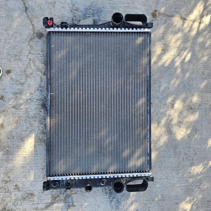 Radiator 3.2 Mercedes 1 600 TMT - Дашогуз - img 1