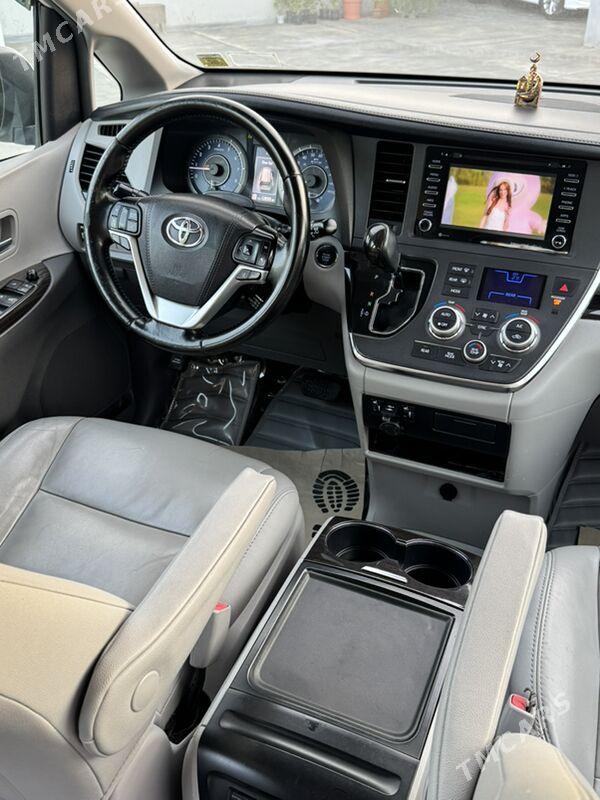 Toyota Sienna 2018 - 440 000 TMT - Aşgabat - img 7