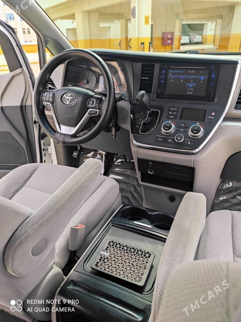 Toyota Sienna 2017 - 360 000 TMT - Мир 2 - img 7