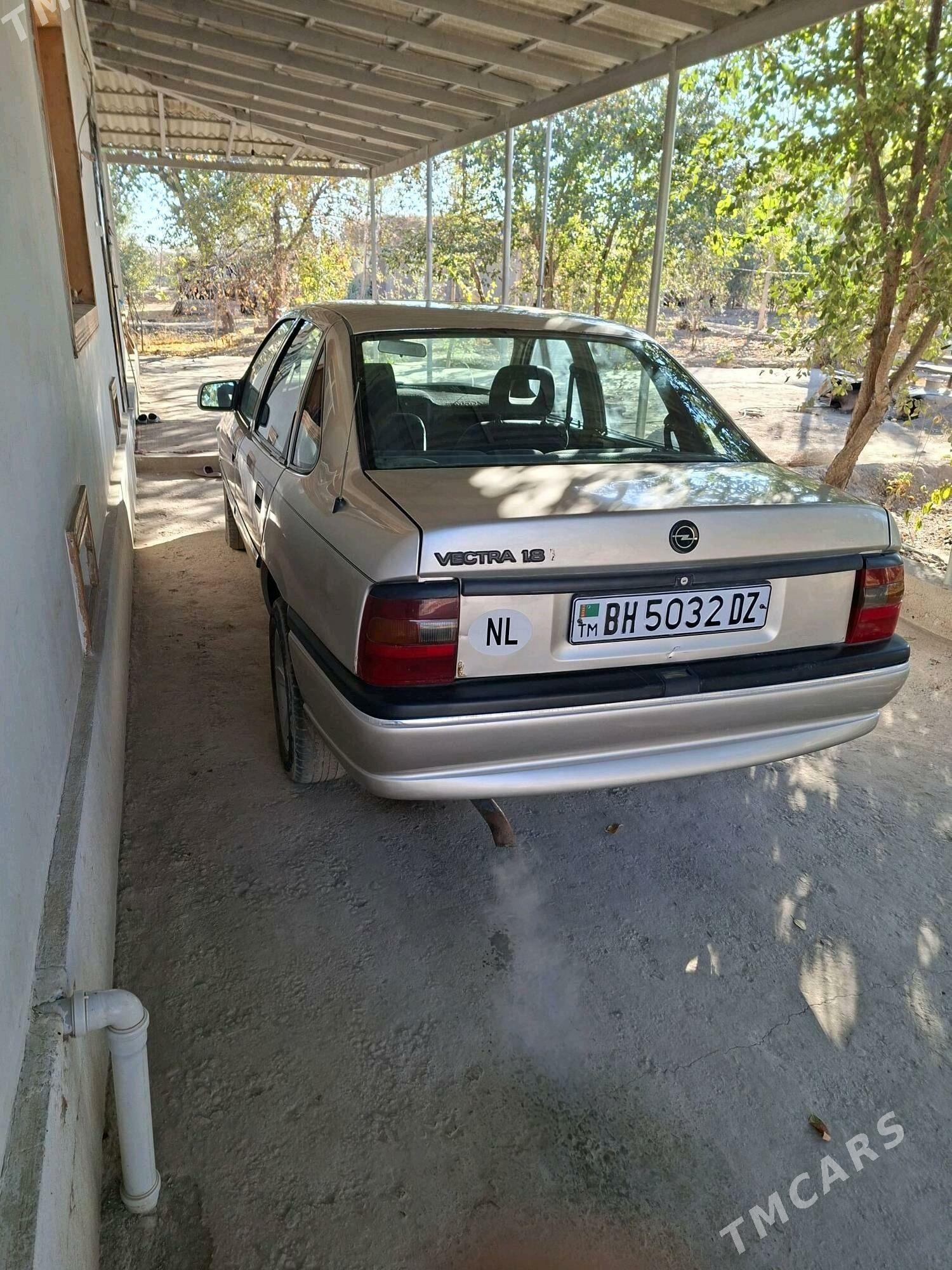 Opel Vectra 1992 - 37 000 TMT - Губадаг - img 4