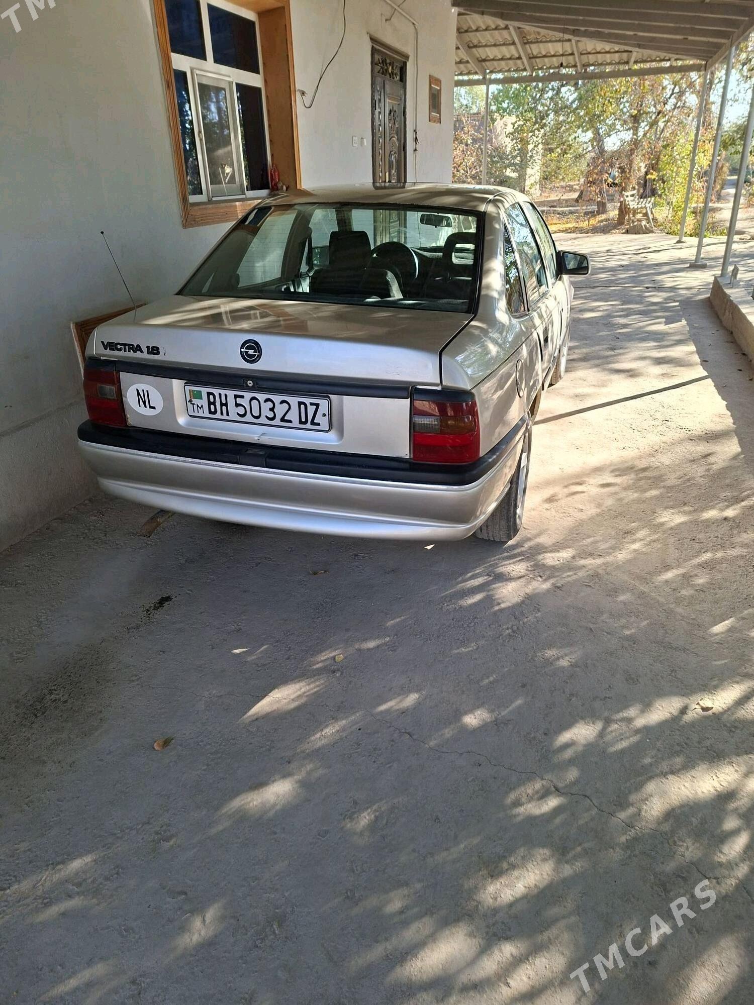 Opel Vectra 1992 - 37 000 TMT - Губадаг - img 6