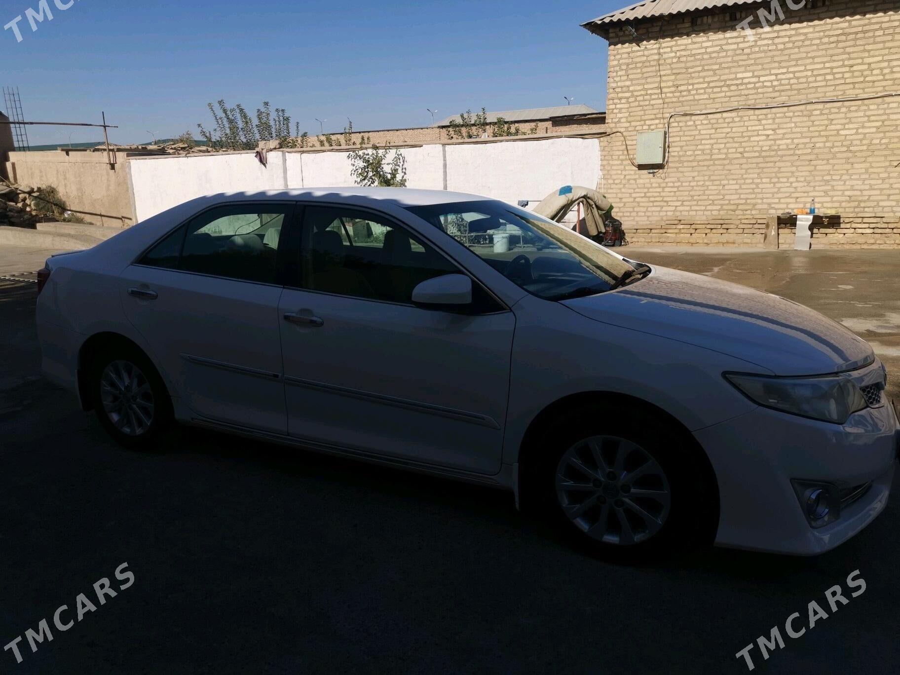 Toyota Camry 2012 - 205 000 TMT - Теджен - img 3