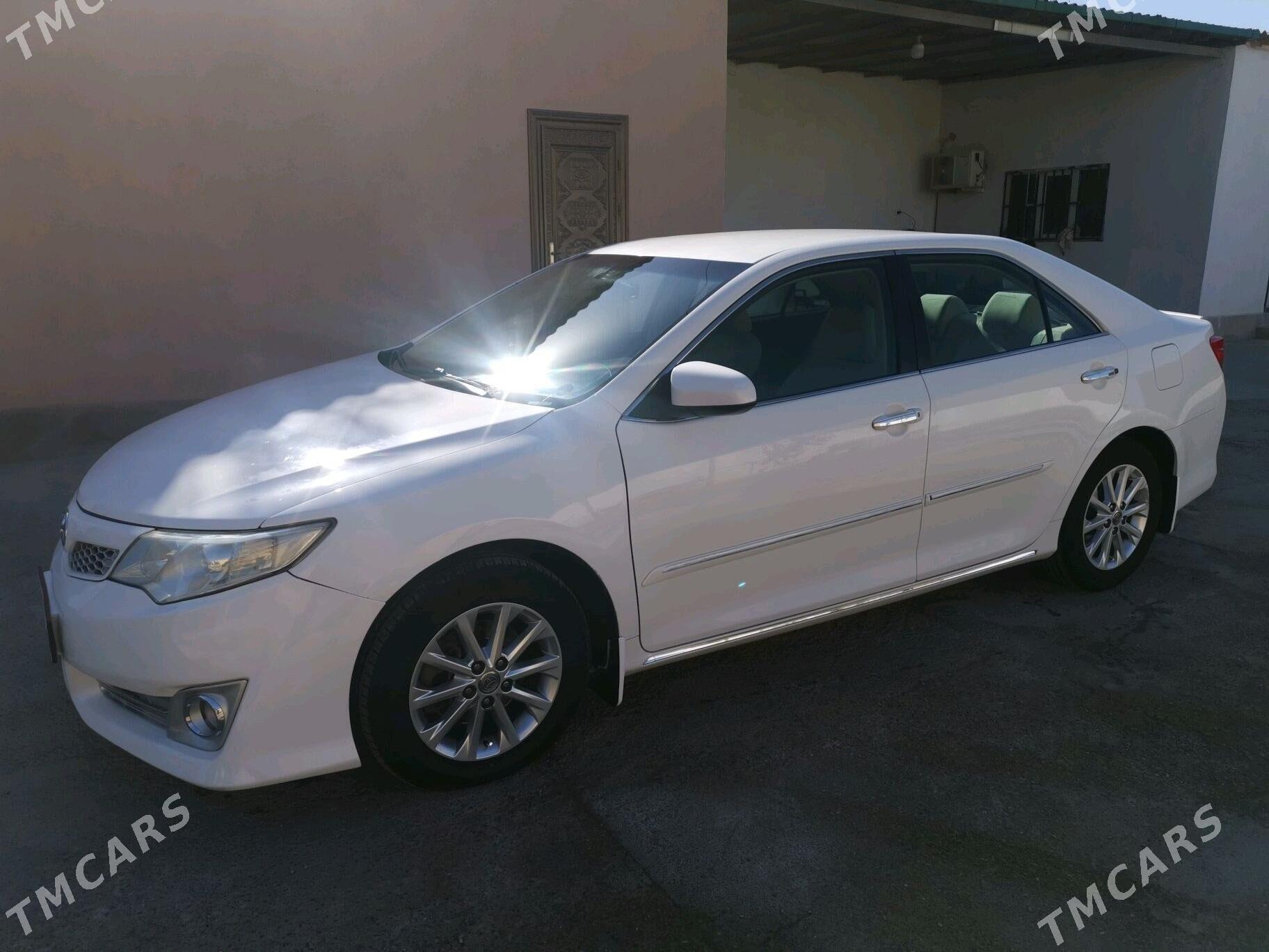 Toyota Camry 2012 - 205 000 TMT - Теджен - img 1
