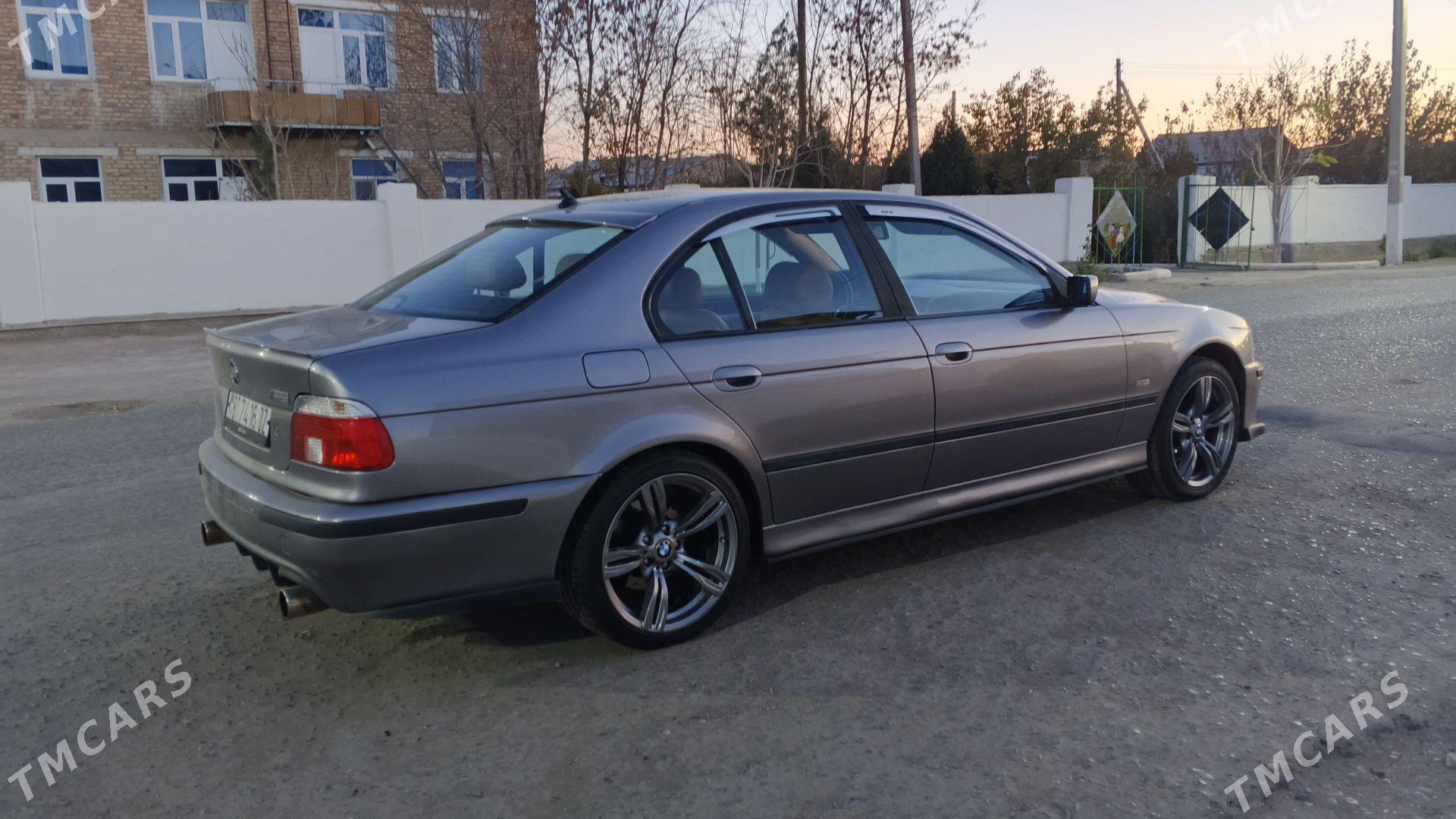 BMW E39 1999 - 133 000 TMT - Дашогуз - img 4