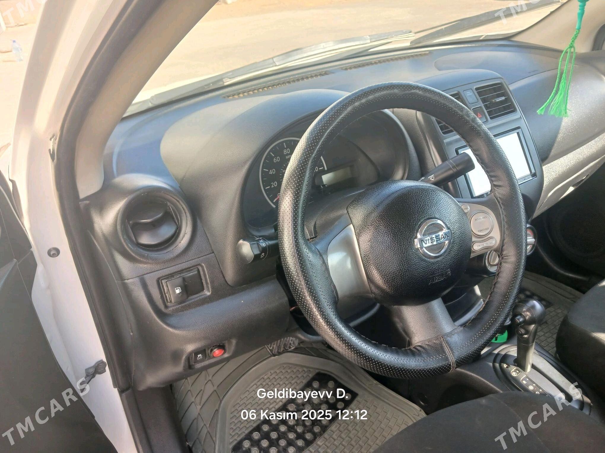 Nissan Versa 2011 - 102 000 TMT - Анев - img 3