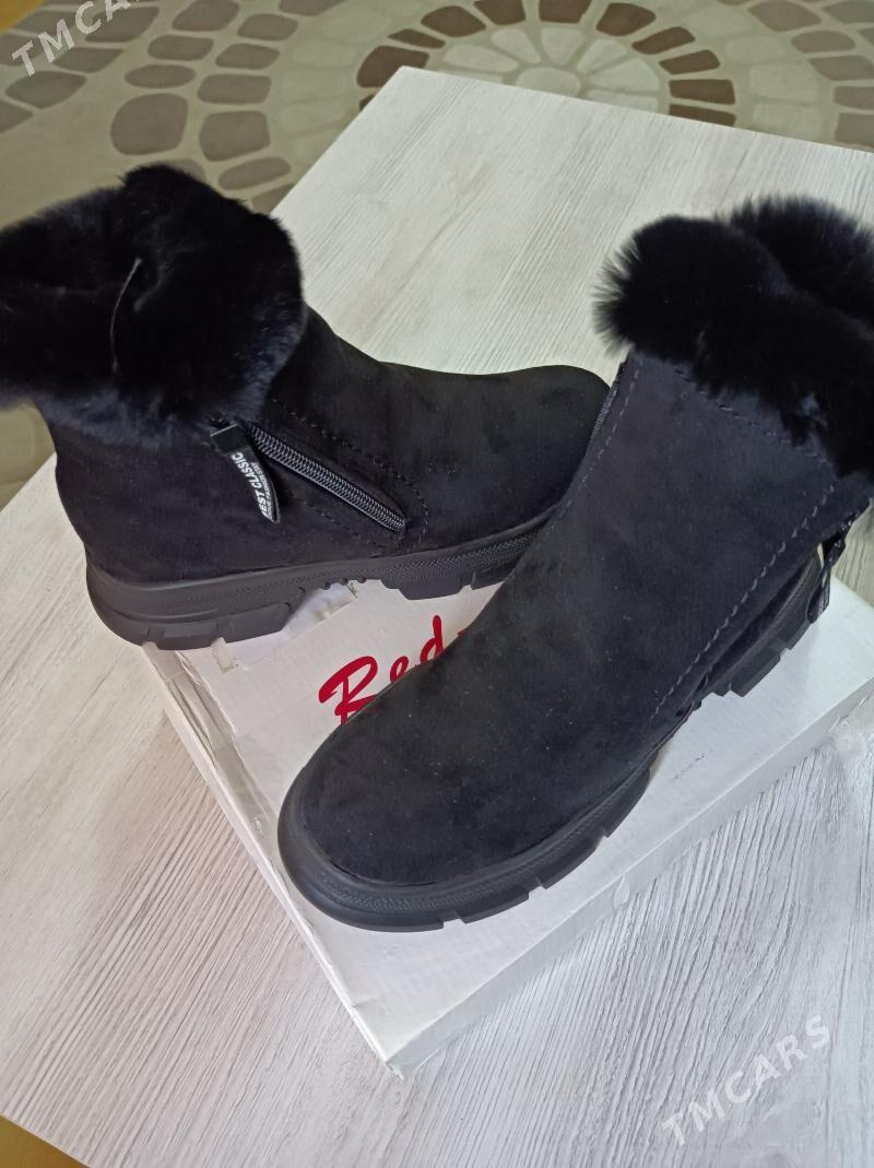 сапожки и туфли - 8 mkr - img 1