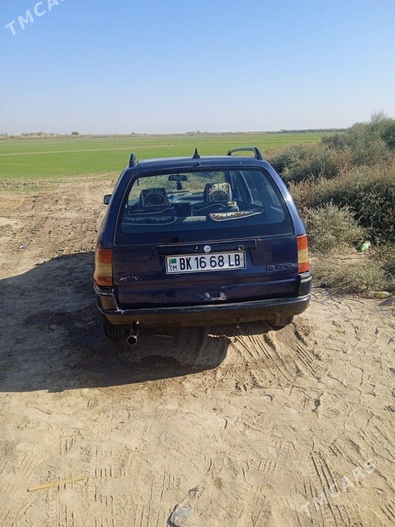 Opel Astra 1992 - 30 000 TMT - Дянев - img 4