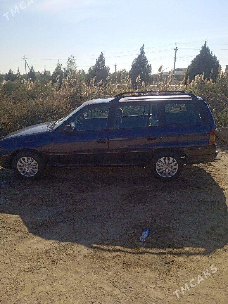 Opel Astra 1992 - 30 000 TMT - Дянев - img 2