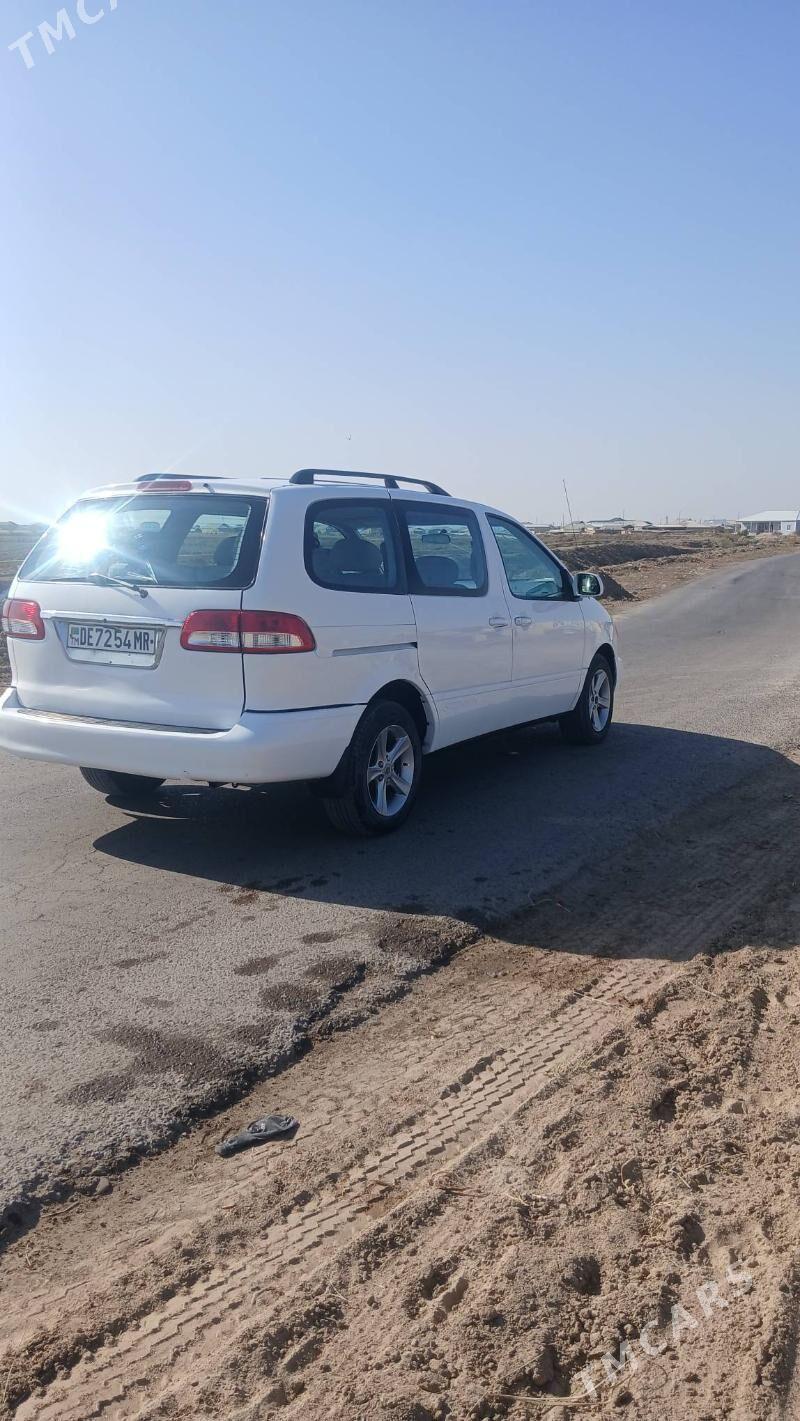 Toyota Sienna 1999 - 150 000 TMT - Мары - img 4