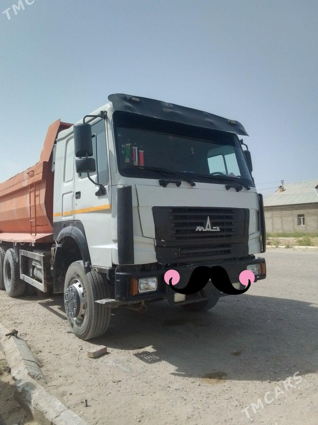 Howo Sinotruk 2010 - 260 000 TMT - Балканабат - img 2