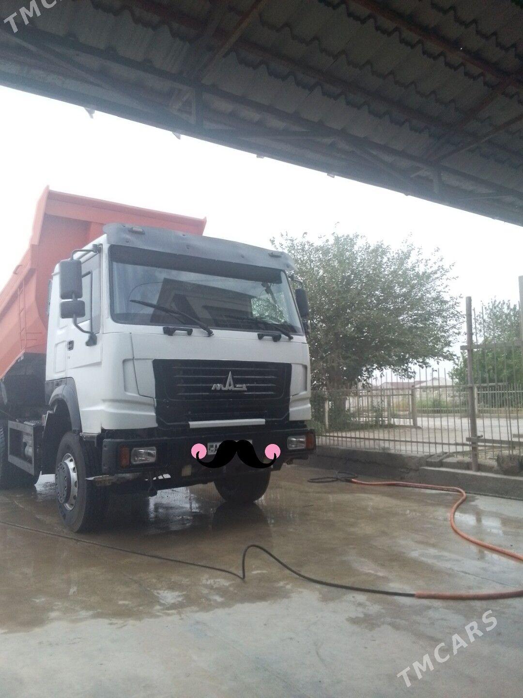 Howo Sinotruk 2010 - 260 000 TMT - Балканабат - img 1