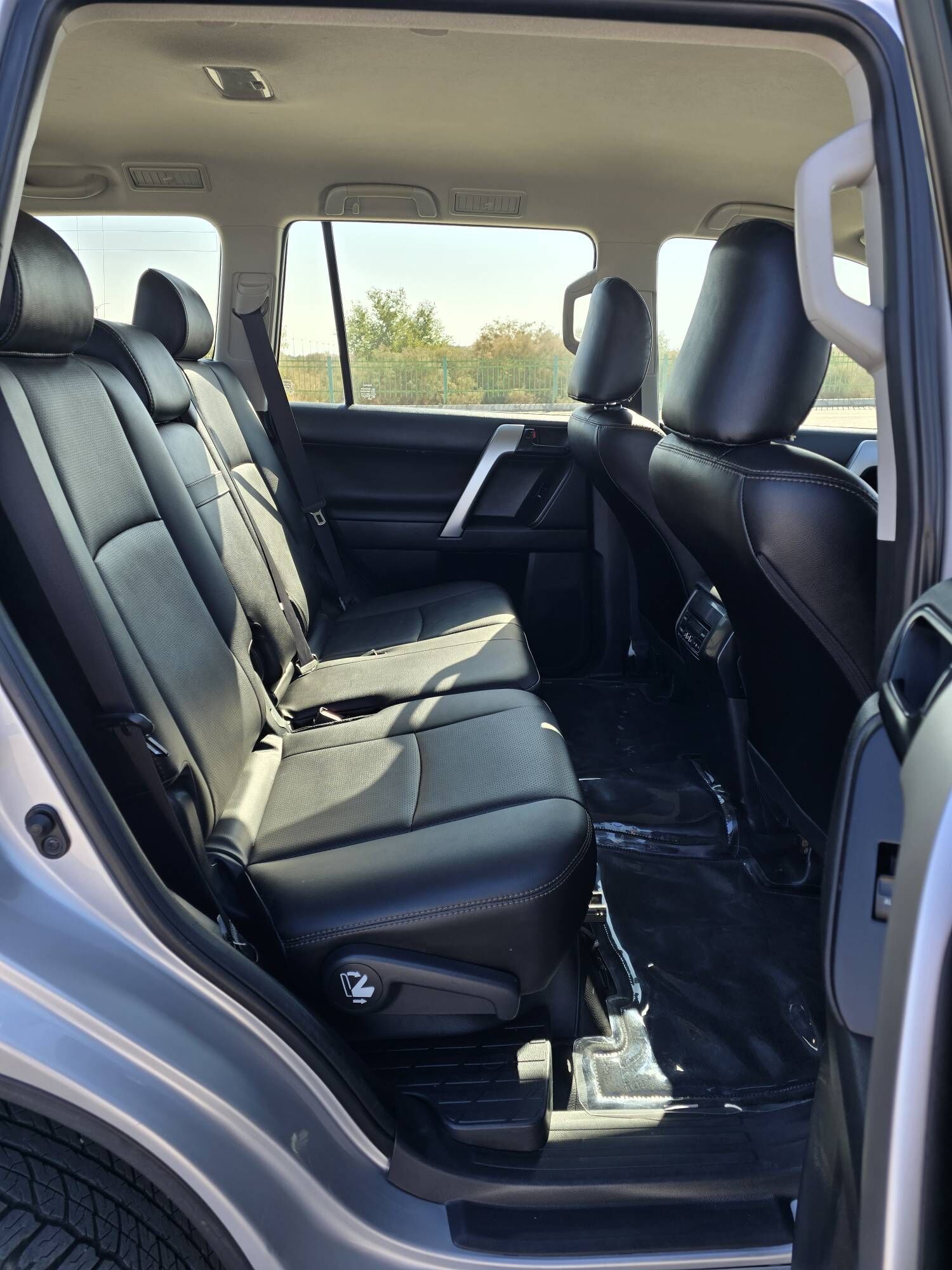 Toyota Land Cruiser Prado 2014 - 645 000 TMT - "Altyn Asyr" Gündogar bazary (Jygyllyk) - img 4