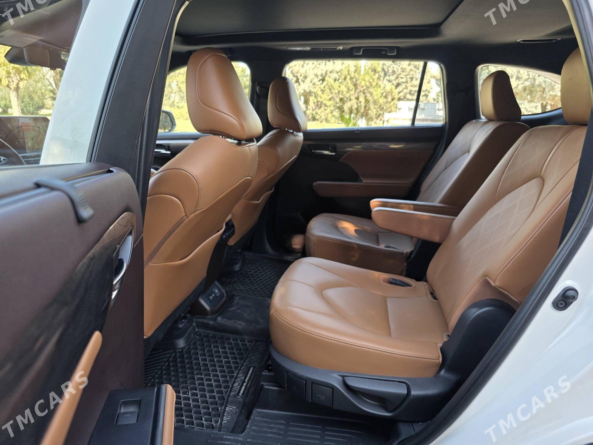 Toyota Highlander 2021 - 900 000 TMT - Кëши - img 4