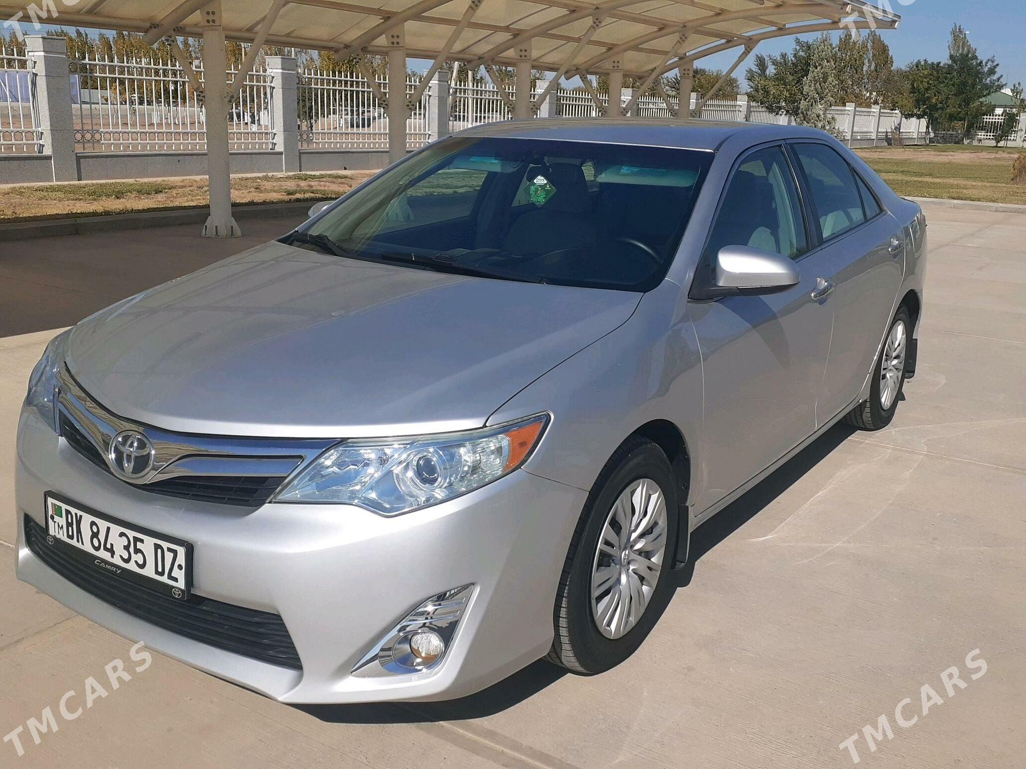 Toyota Camry 2012 - 217 000 TMT - Дашогуз - img 1