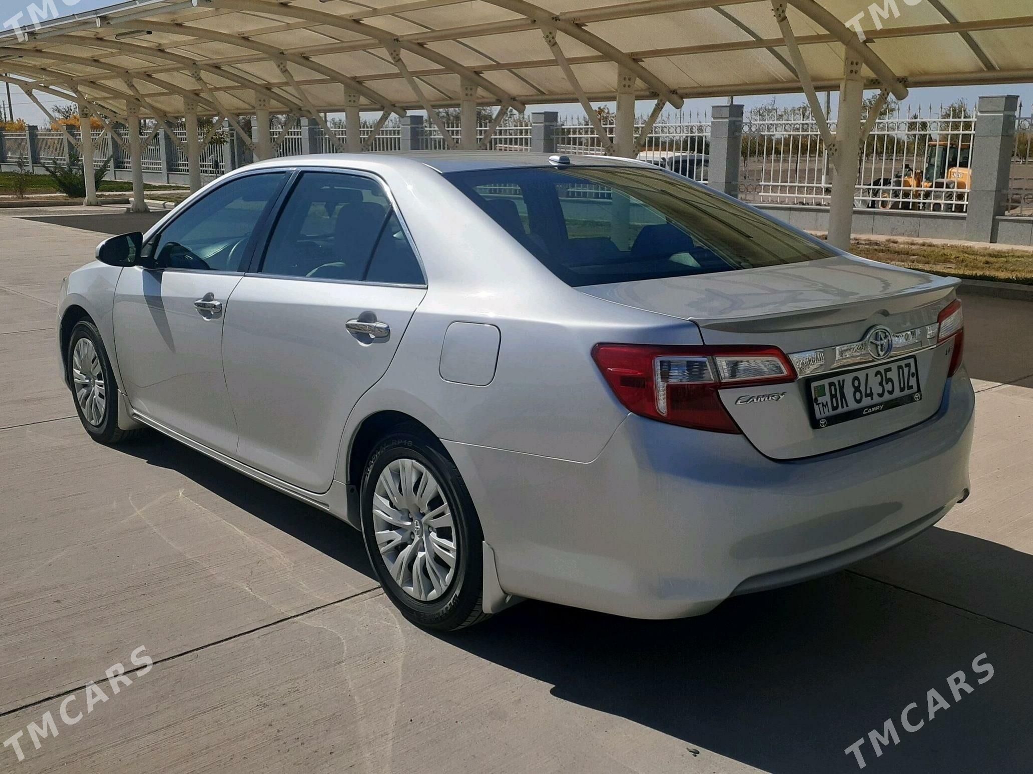 Toyota Camry 2012 - 217 000 TMT - Дашогуз - img 3