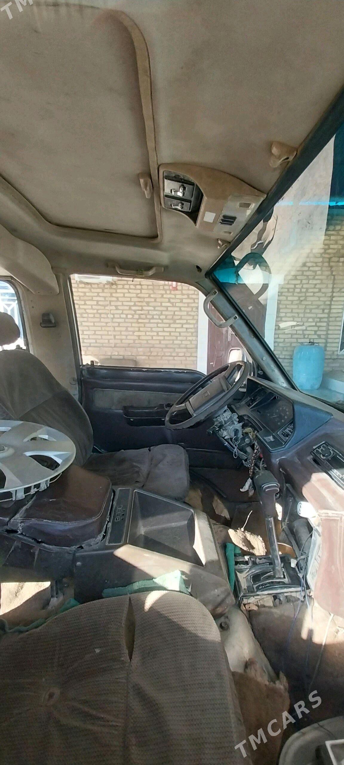 Toyota Hiace 1989 - 28 000 TMT - Mary - img 2