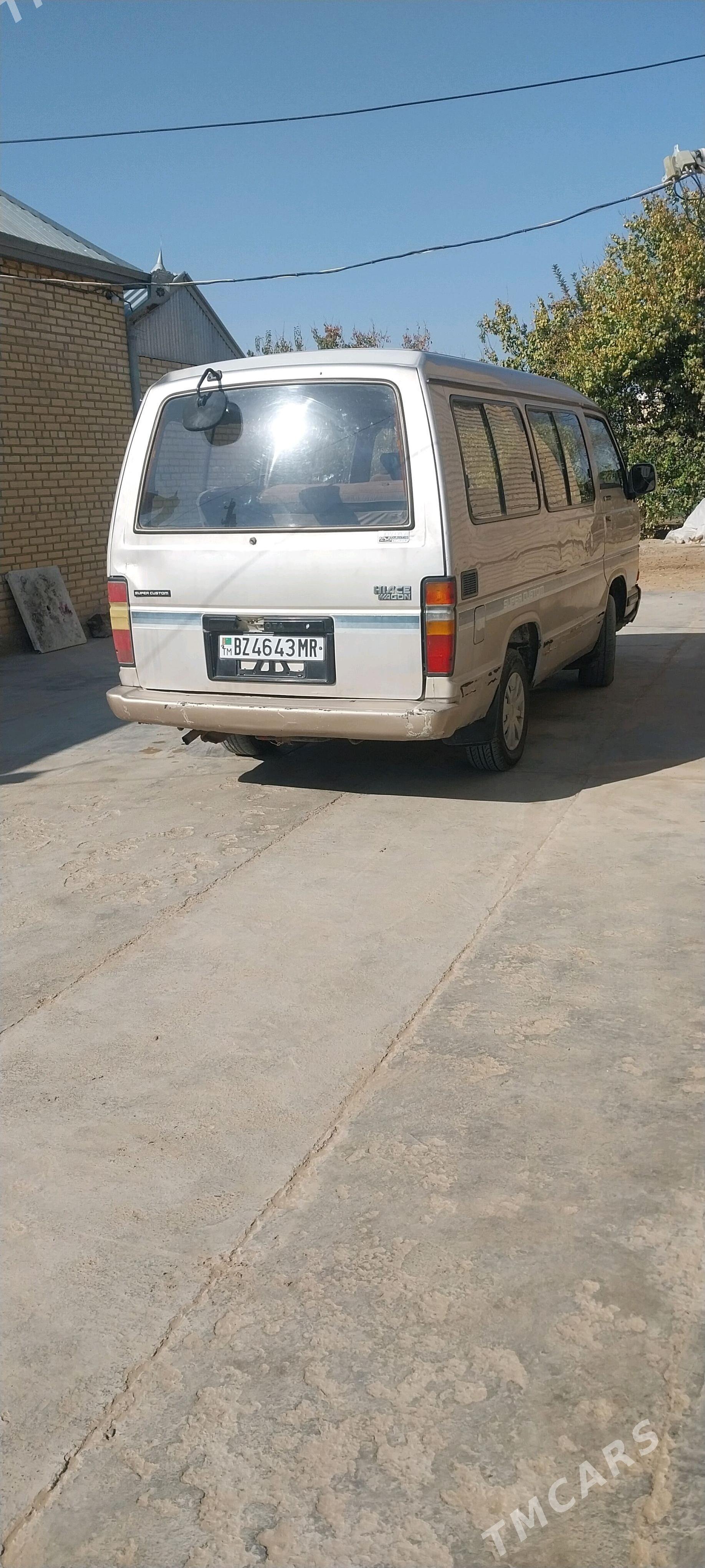 Toyota Hiace 1989 - 28 000 TMT - Mary - img 1