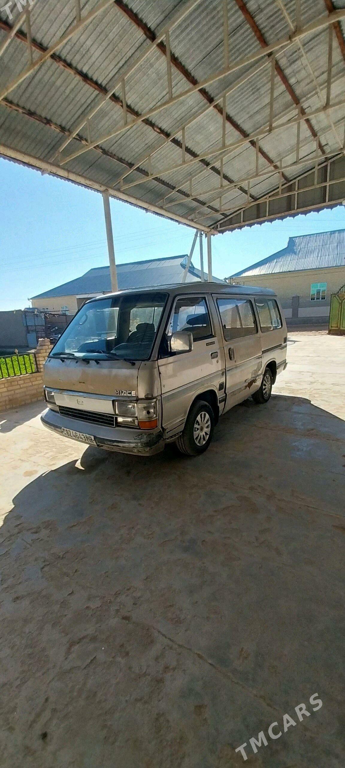 Toyota Hiace 1989 - 28 000 TMT - Mary - img 4
